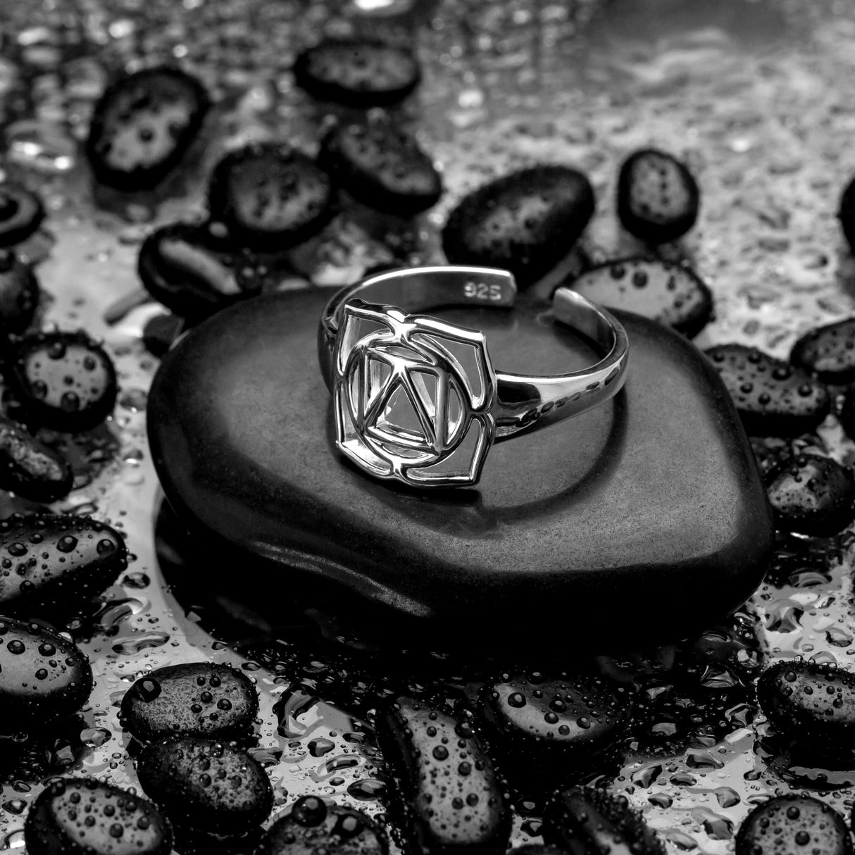 Wurzelchakra Ring aus Silber, Größenverstellbar