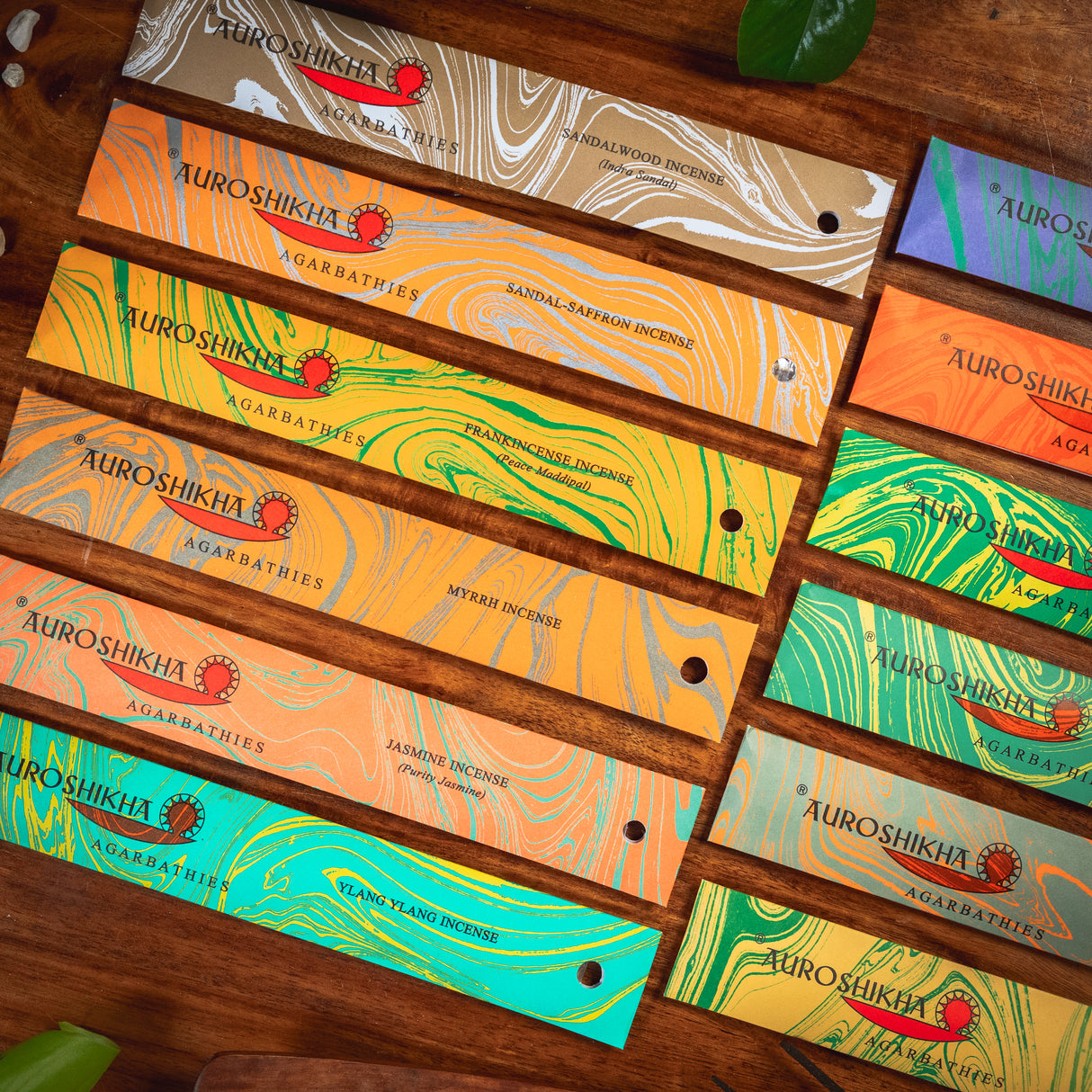 Auroshikha Entdecker Set mit 12 Düften – Räucherstäbchen Kollektion für Meditation, Wohlfühlen & Klarheit