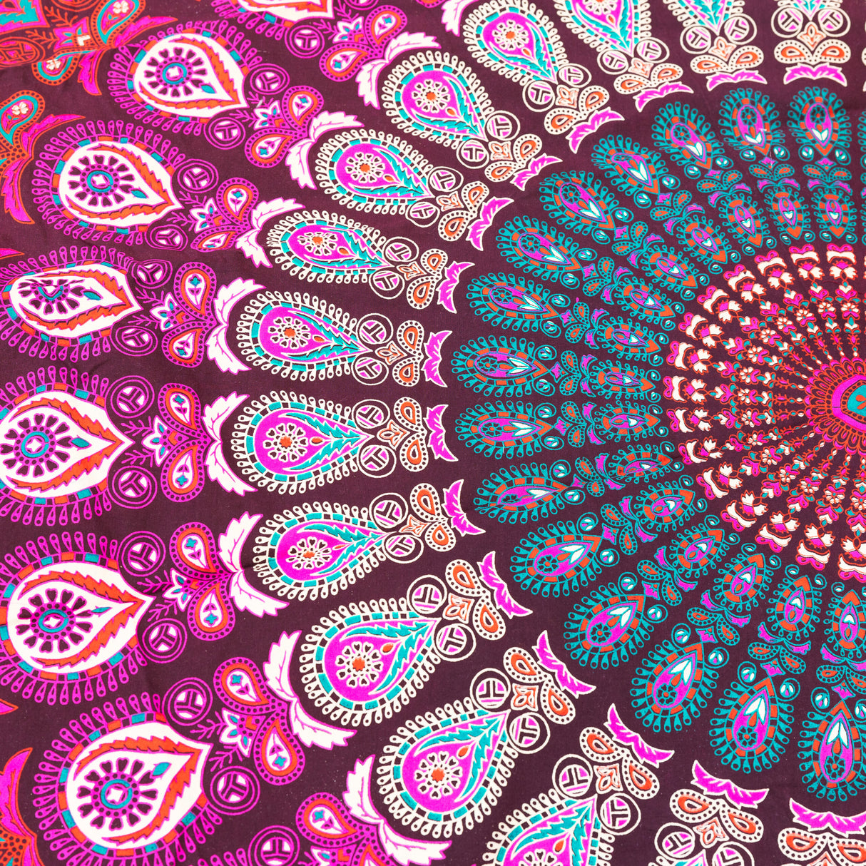 Rundes Mandala Strandtuch Pfauenfeder bordeaux rosa + Kissen