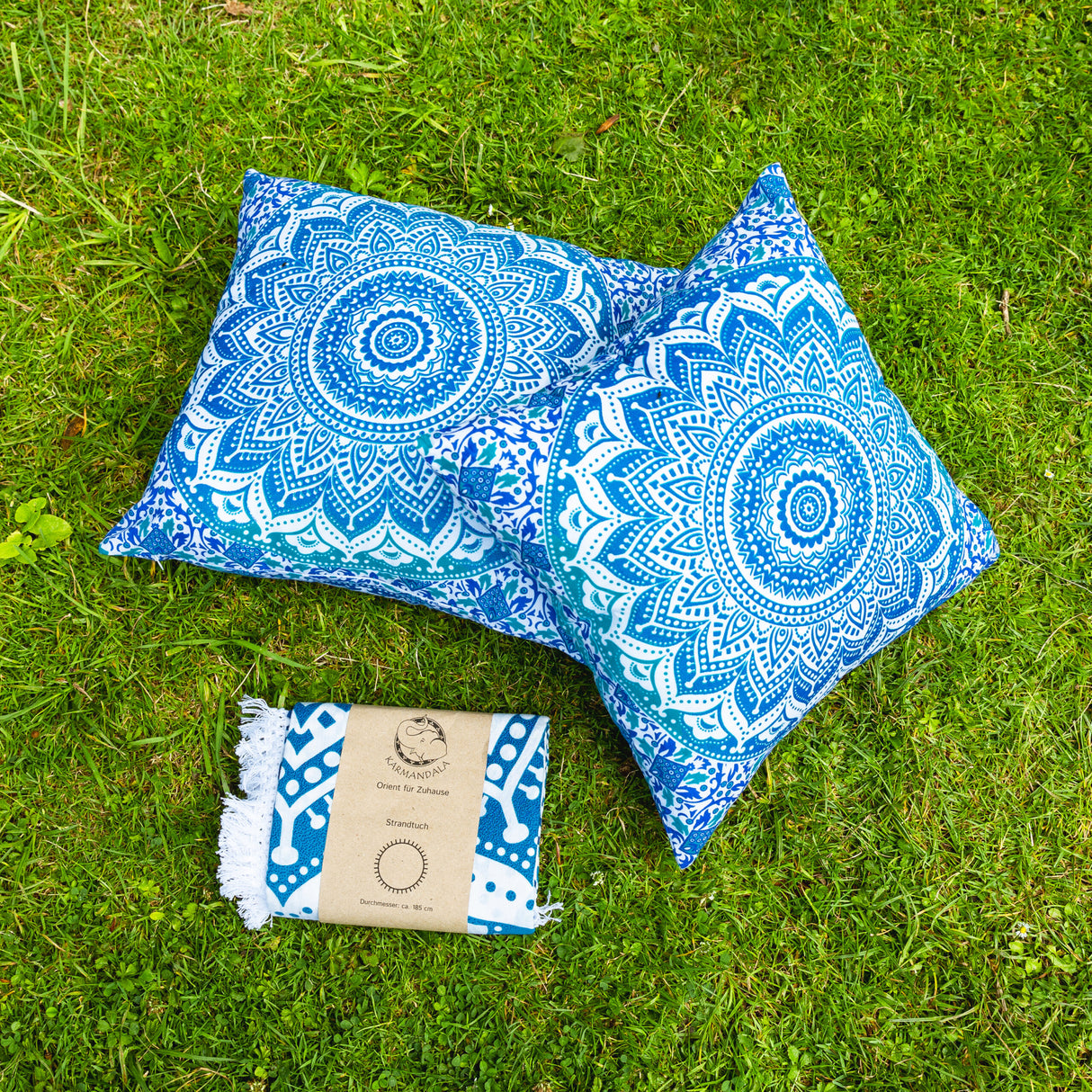 Rundes Mandala Strandtuch Ombre blau + Kissen
