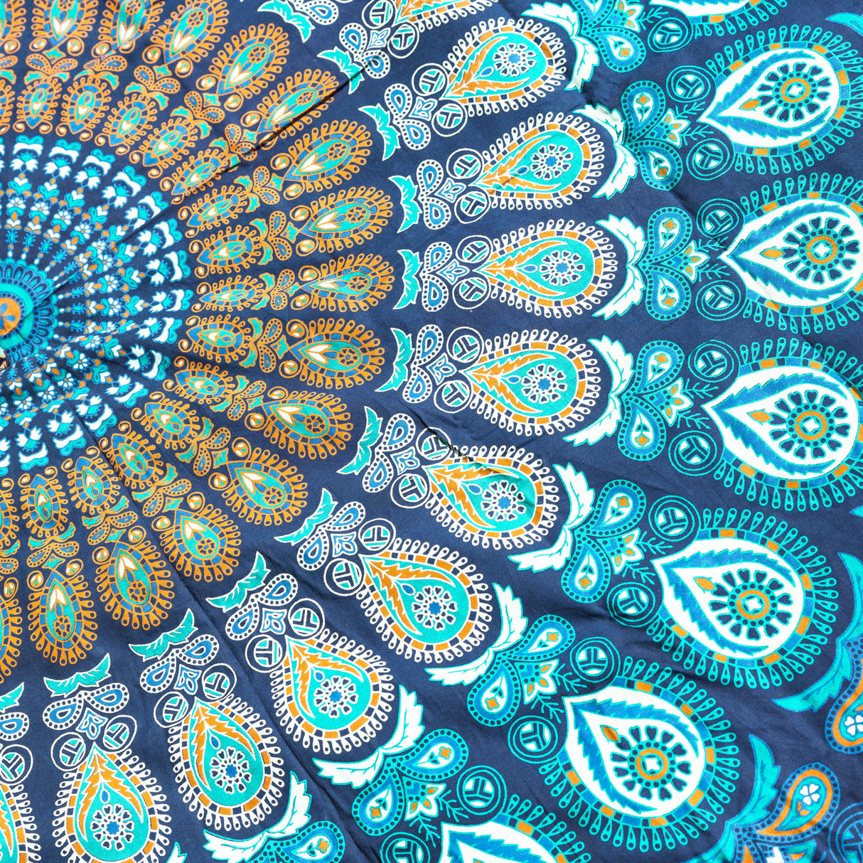 Rundes Mandala Strandtuch Pfauenfeder blau türkis + Kissen