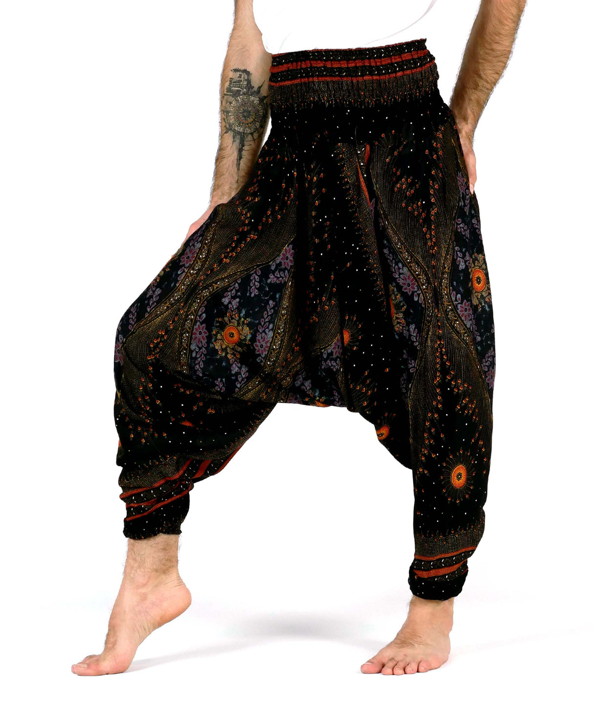 Aladinhose orient Muster schwarz gold Männermodel