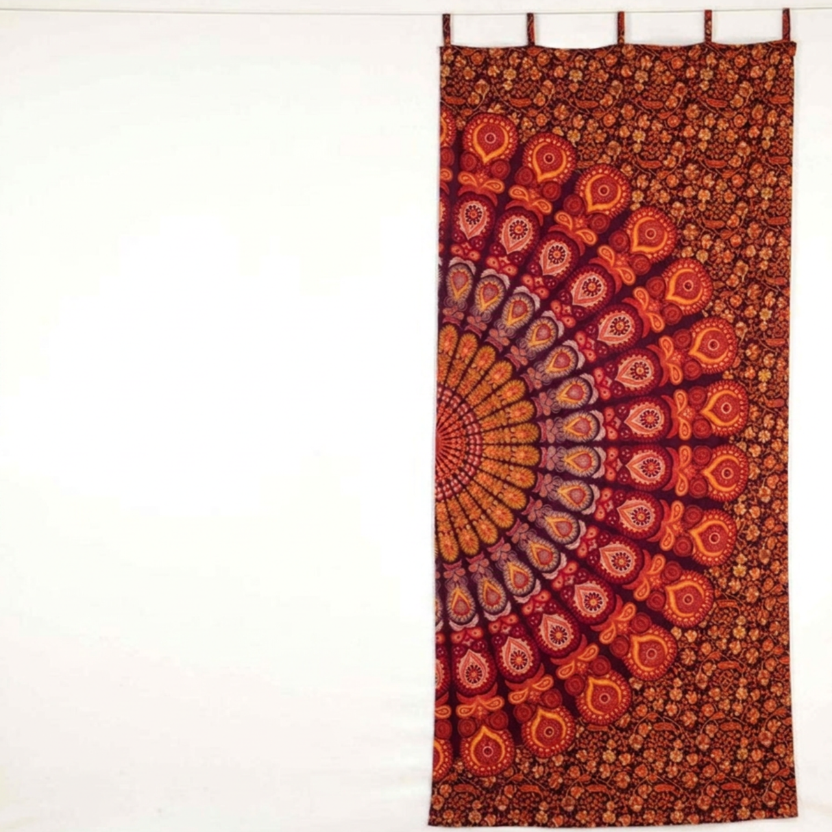 B-Ware 1/2 Vorhang Pfauenfeder Mandala Rot Gelb RECHTS