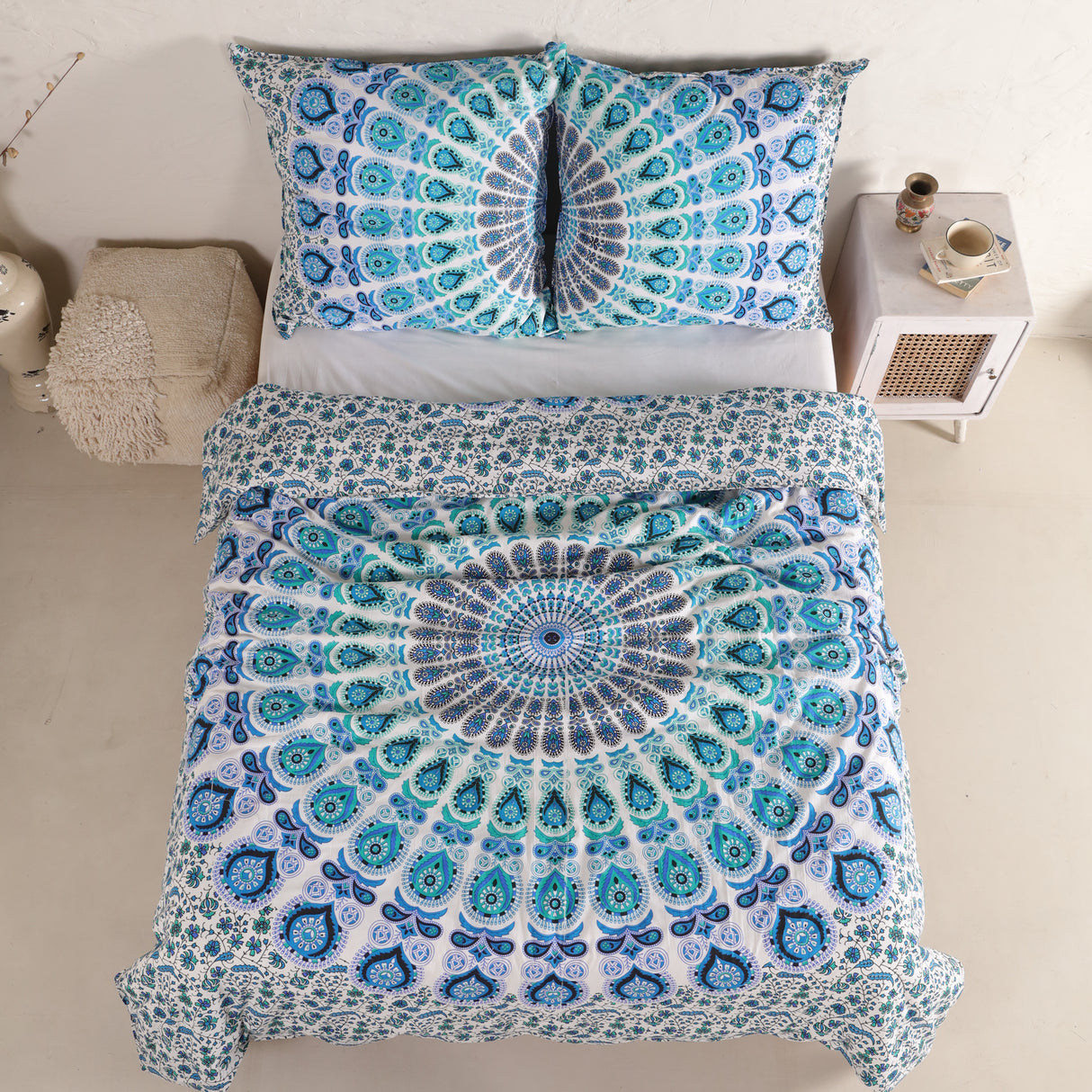 Bettwäsche Pfauenfeder Mandala weiß blau - Boho Bettbezug mir floralem Muster