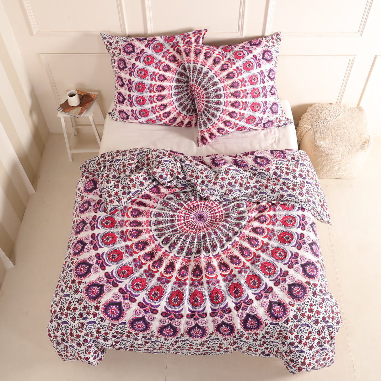 Bettwäsche Pfauenfeder Mandala weiß rosa - Indischer Bettbezug mit floralem Muster