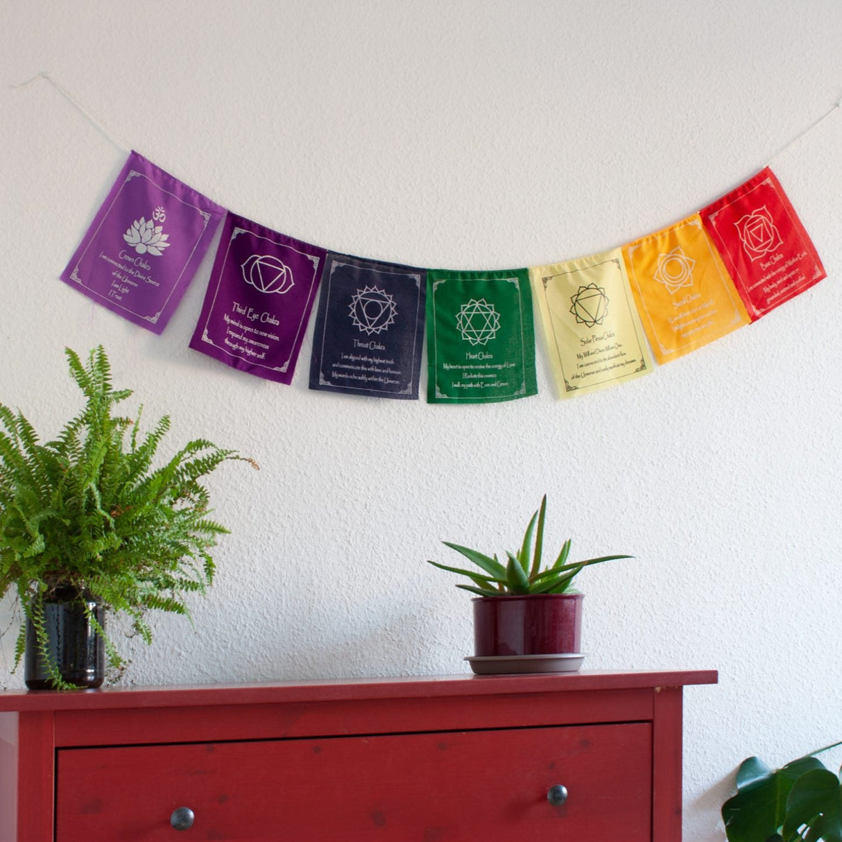 Chakra Fahnenkette aus sieben Wimpeln in den Farben der 7 Chakren