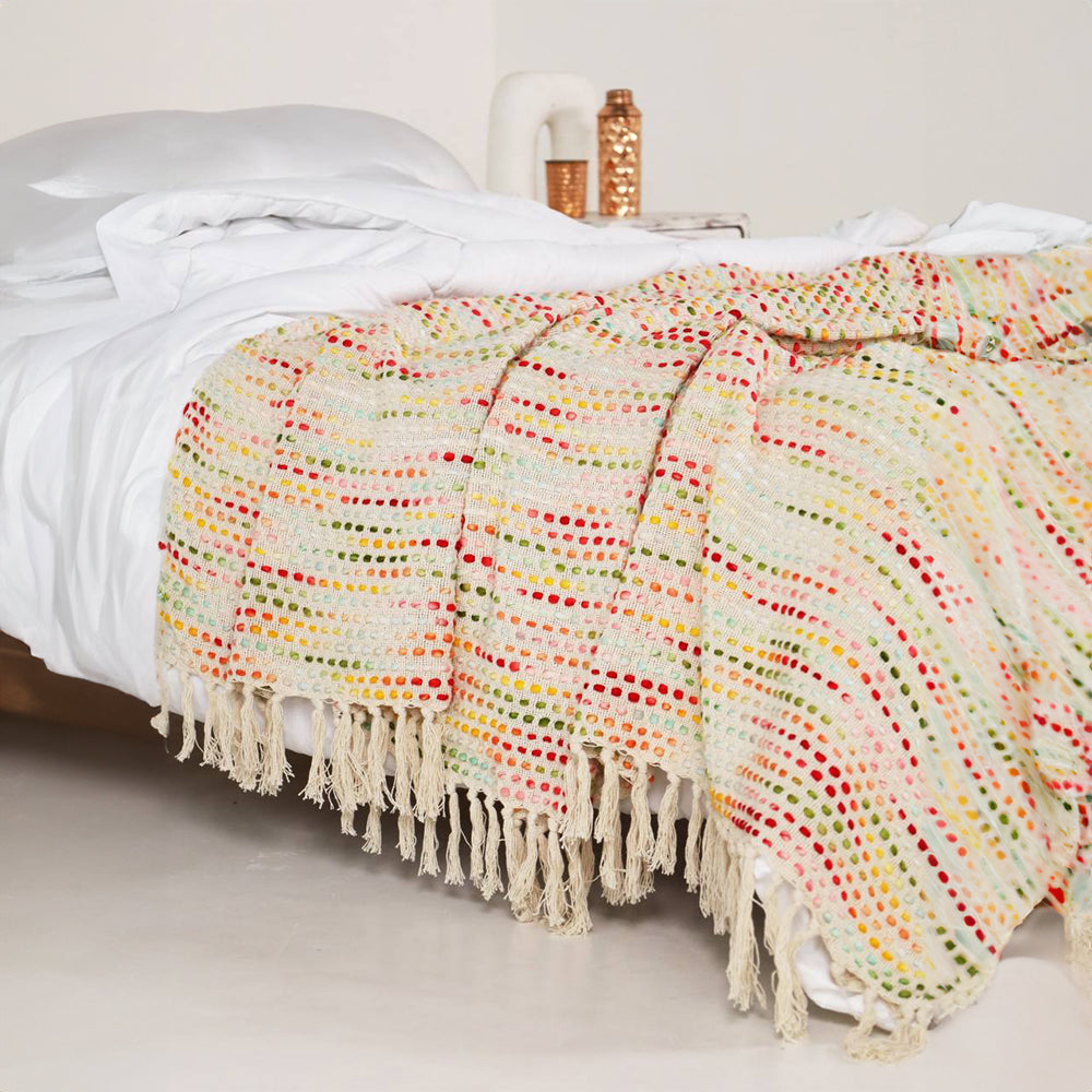 Gewebte Tagesdecke aus weicher Baumwolle in Naturweiß mit Bunten Akzenten, 220x240 cm