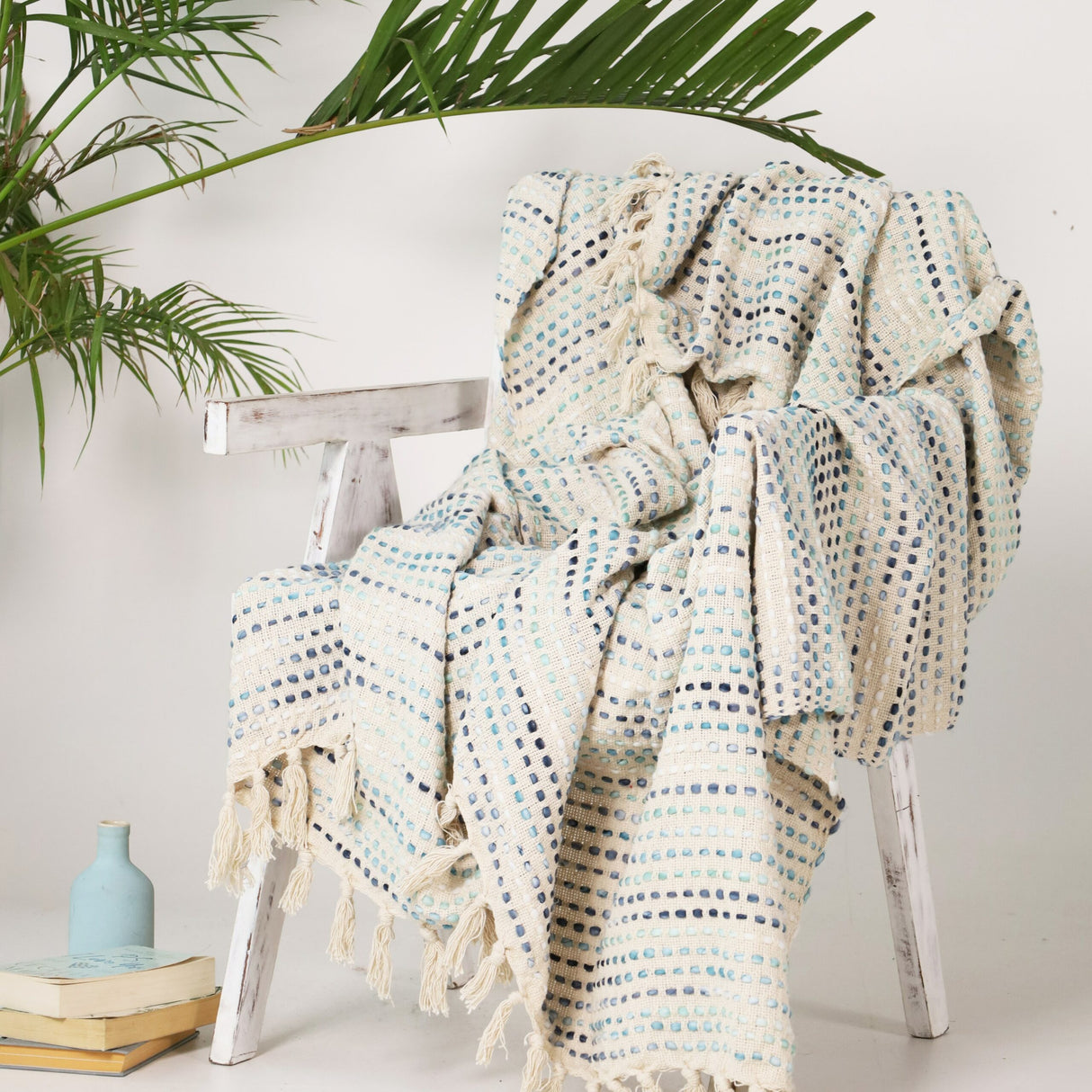 Gewebte Tagesdecke blau weiß aus weicher Baumwolle