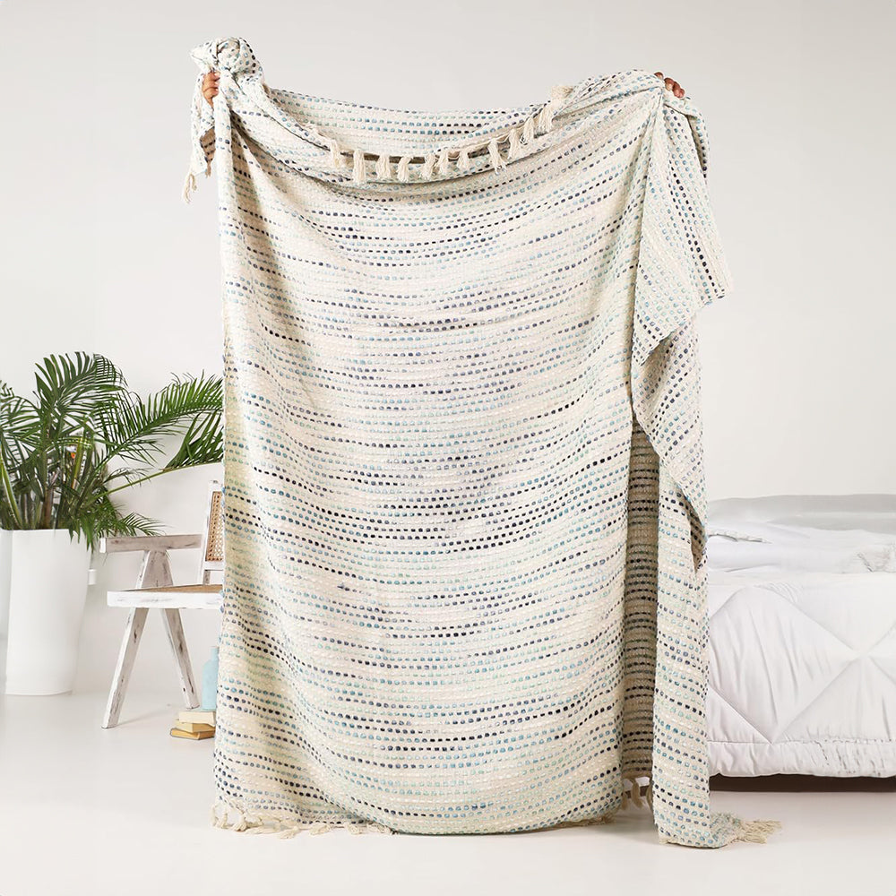 Gewebte Tagesdecke blau weiß aus weicher Baumwolle