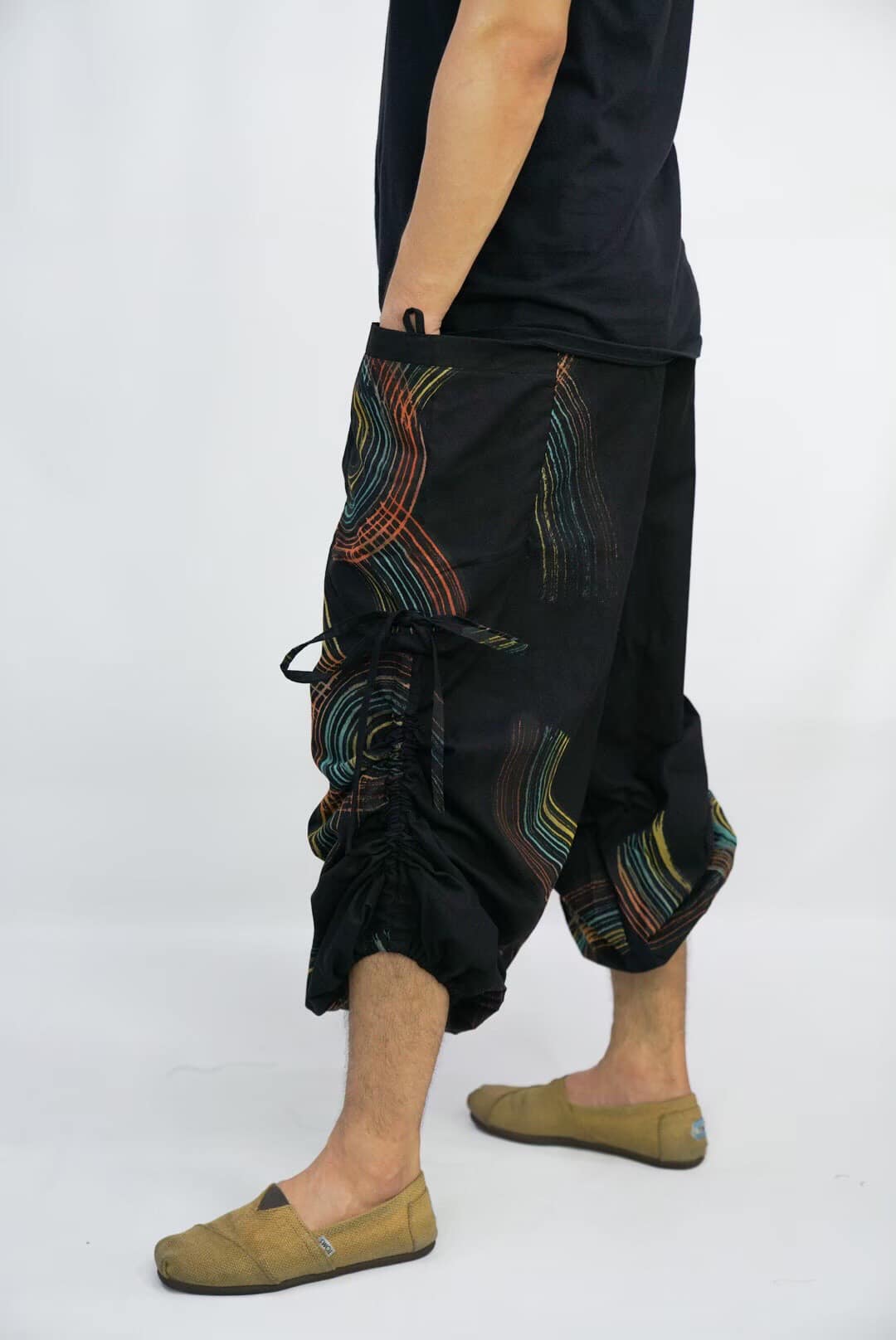 Goa Hose schwarz bunt, handbemalt, gerader Schnitt