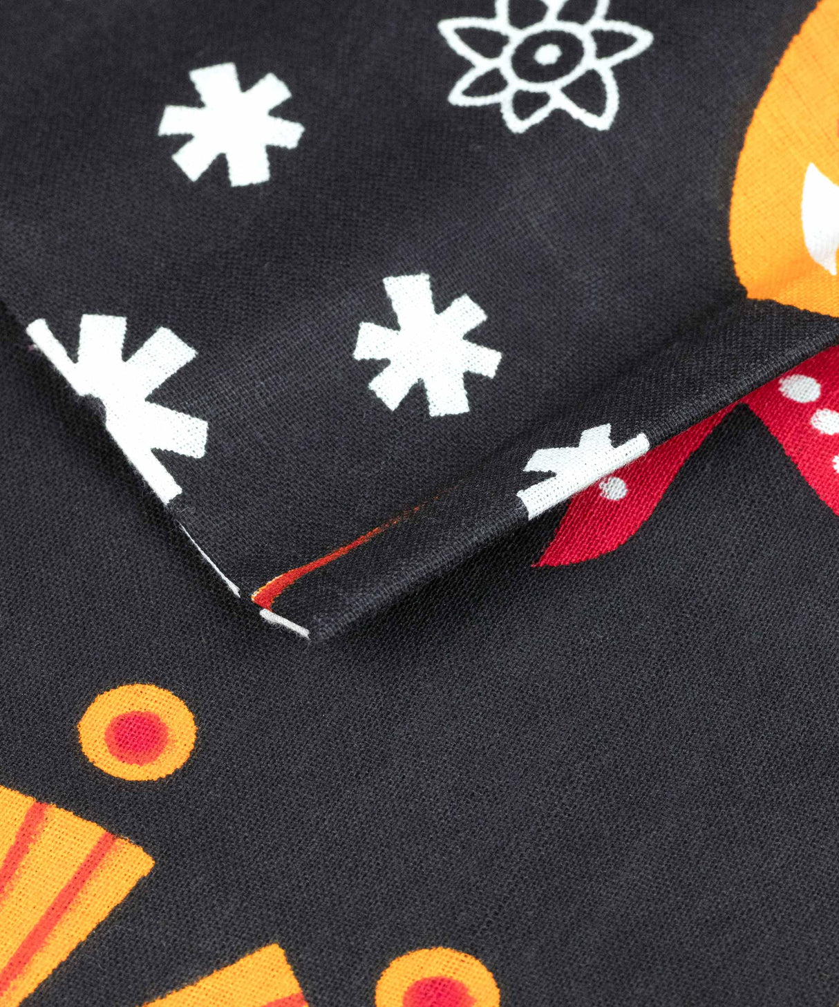 Wandtuch Astro in schwarz und orange - groß ca. 210x230 cm