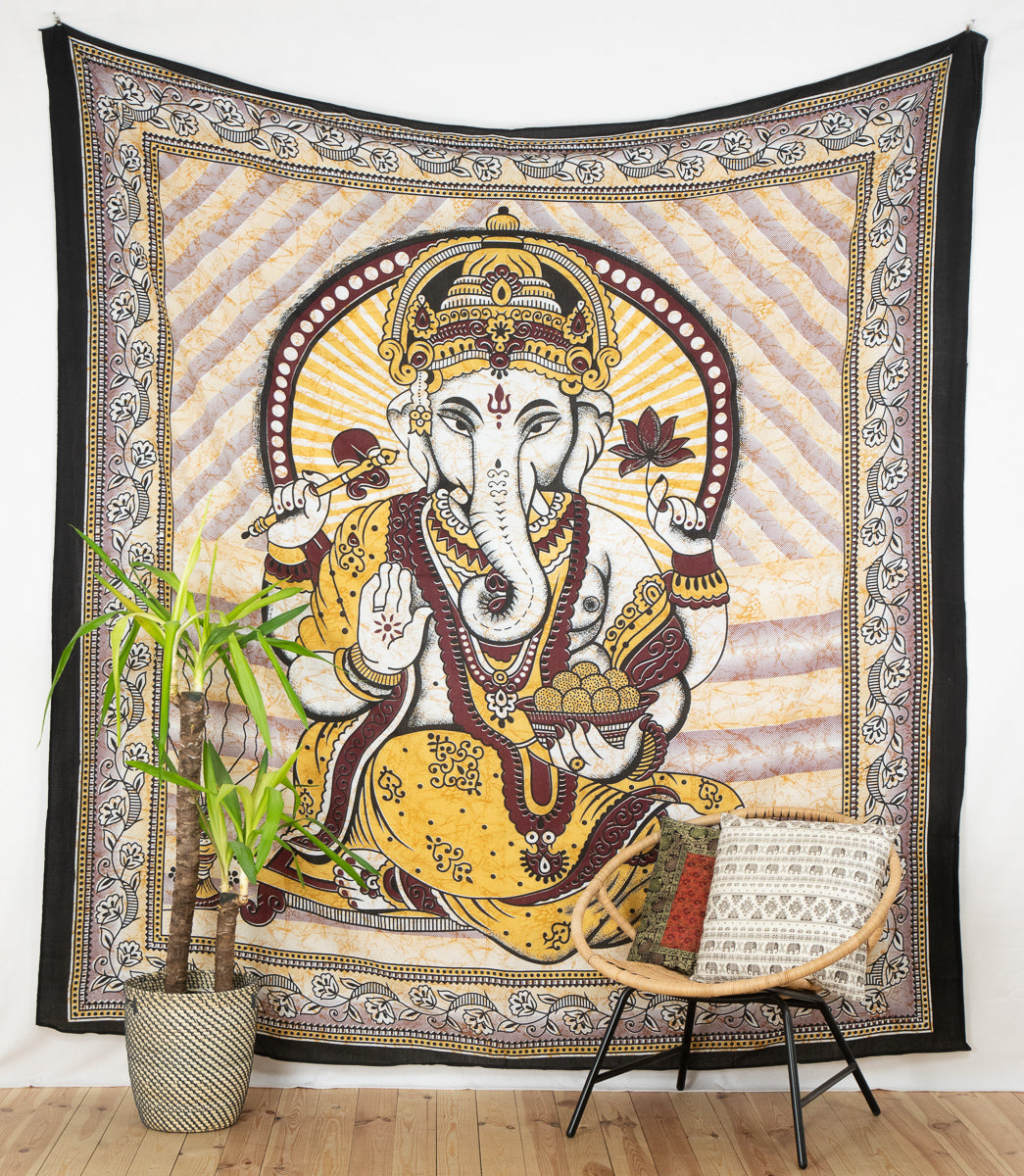 Wandtuch mit Hindu Gott Ganesha, dem Elefantengott in braun gelb 2x2 m aus 100% Baumwolle