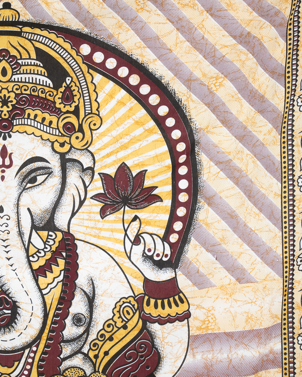 Wandtuch mit Hindu Gott Ganesha, dem Elefantengott in braun gelb 2x2 m aus 100% Baumwolle