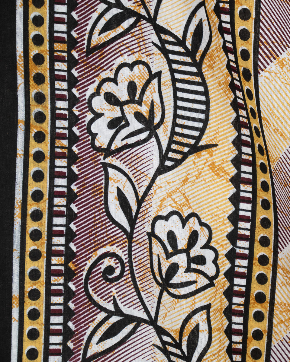 Wandtuch mit Hindu Gott Ganesha, dem Elefantengott in braun gelb 2x2 m aus 100% Baumwolle