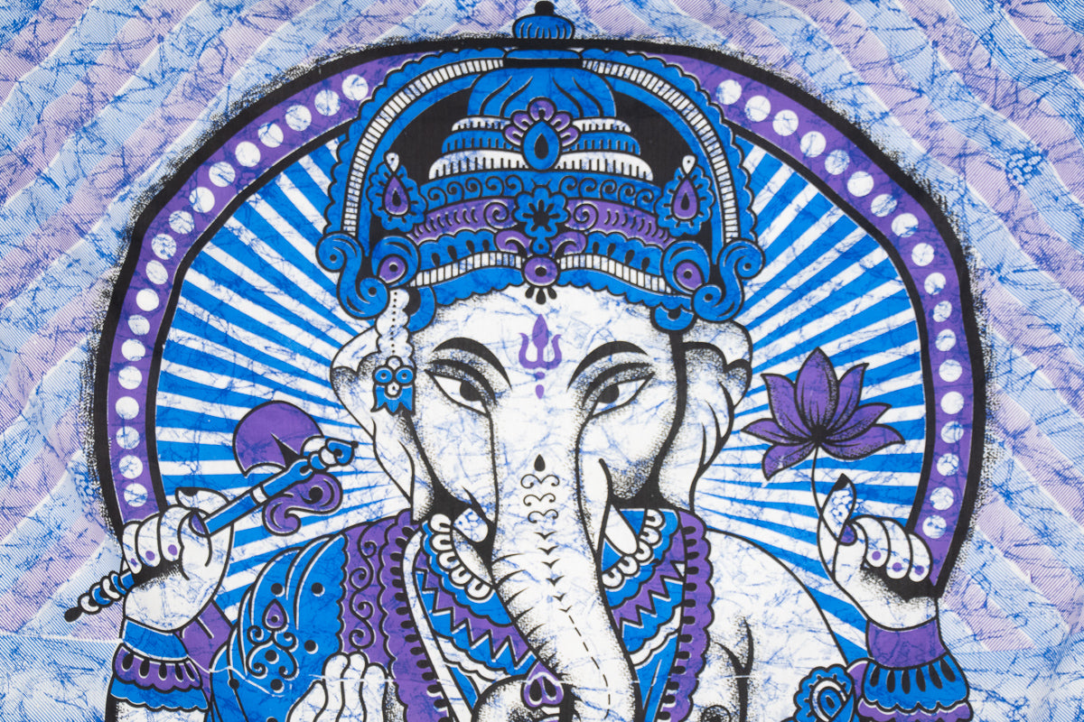 Wandtuch mit Hindu Gott Ganesha, dem Elefantengott in lila 2x2 m aus 100% Baumwolle
