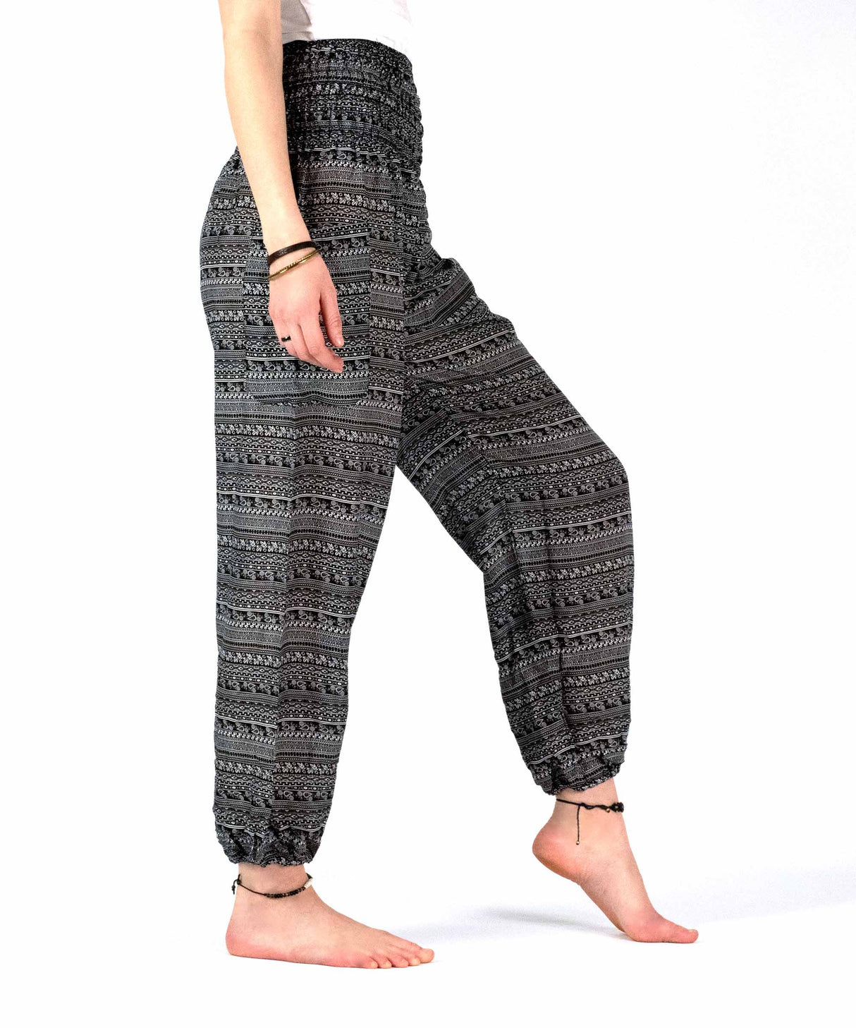 Haremshose Ethno Muster schwarz weiß - seitlich