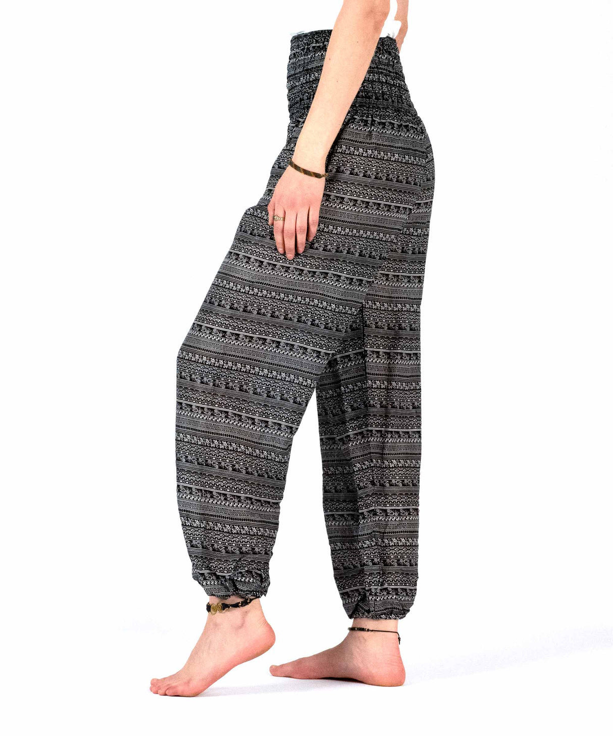 Haremshose Ethno Muster schwarz weiß - seitlich