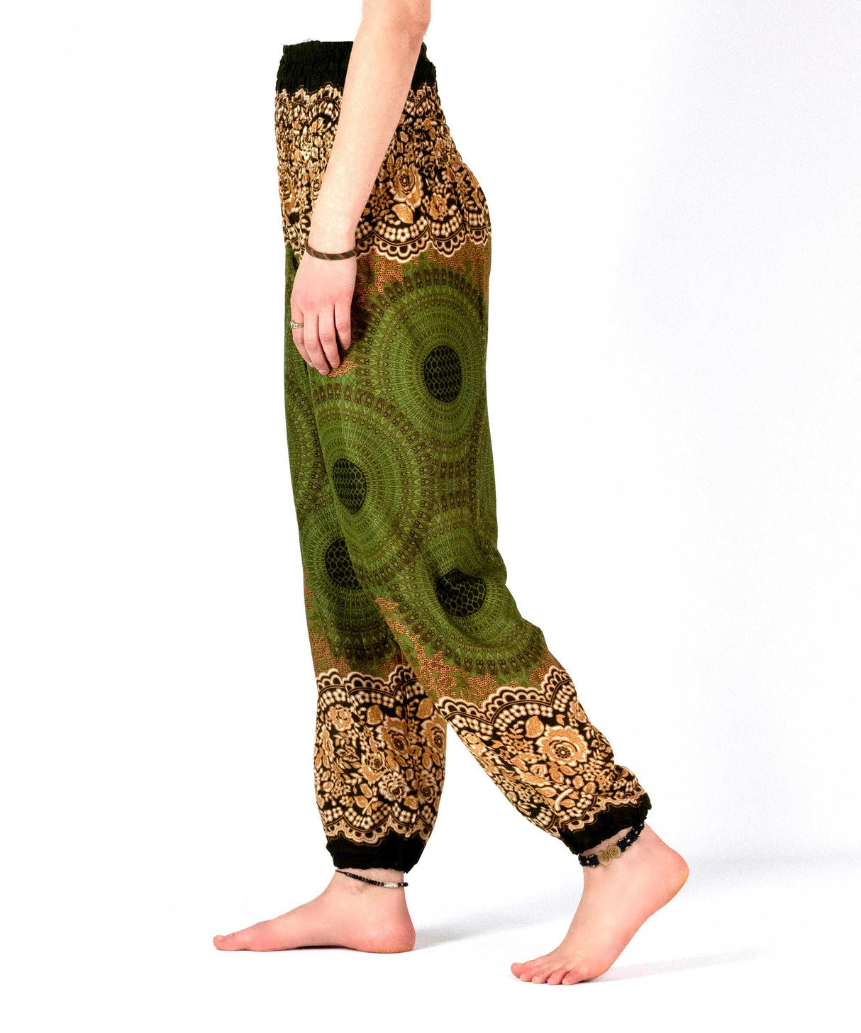 Haremshose mit Mandala in grün braun - seitlich