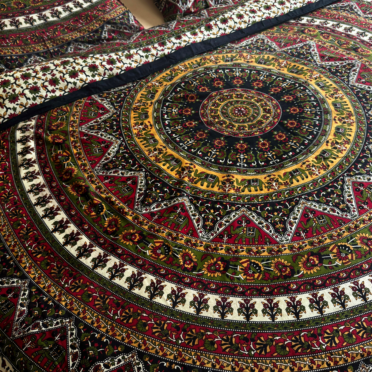 Indische Bettwäsche Stern Mandala grün braun 200x220 cm + 2 Kissen