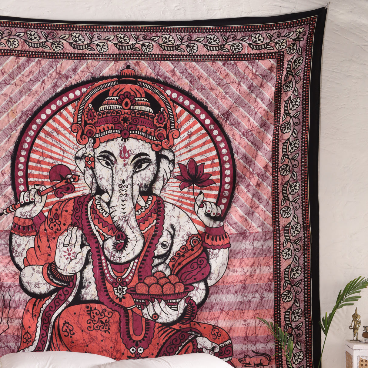 Indisches Wandtuch mit Ganesha in rot - psychedelic Wandteppich aus Baumwolle XXL Tuch 2x2 m