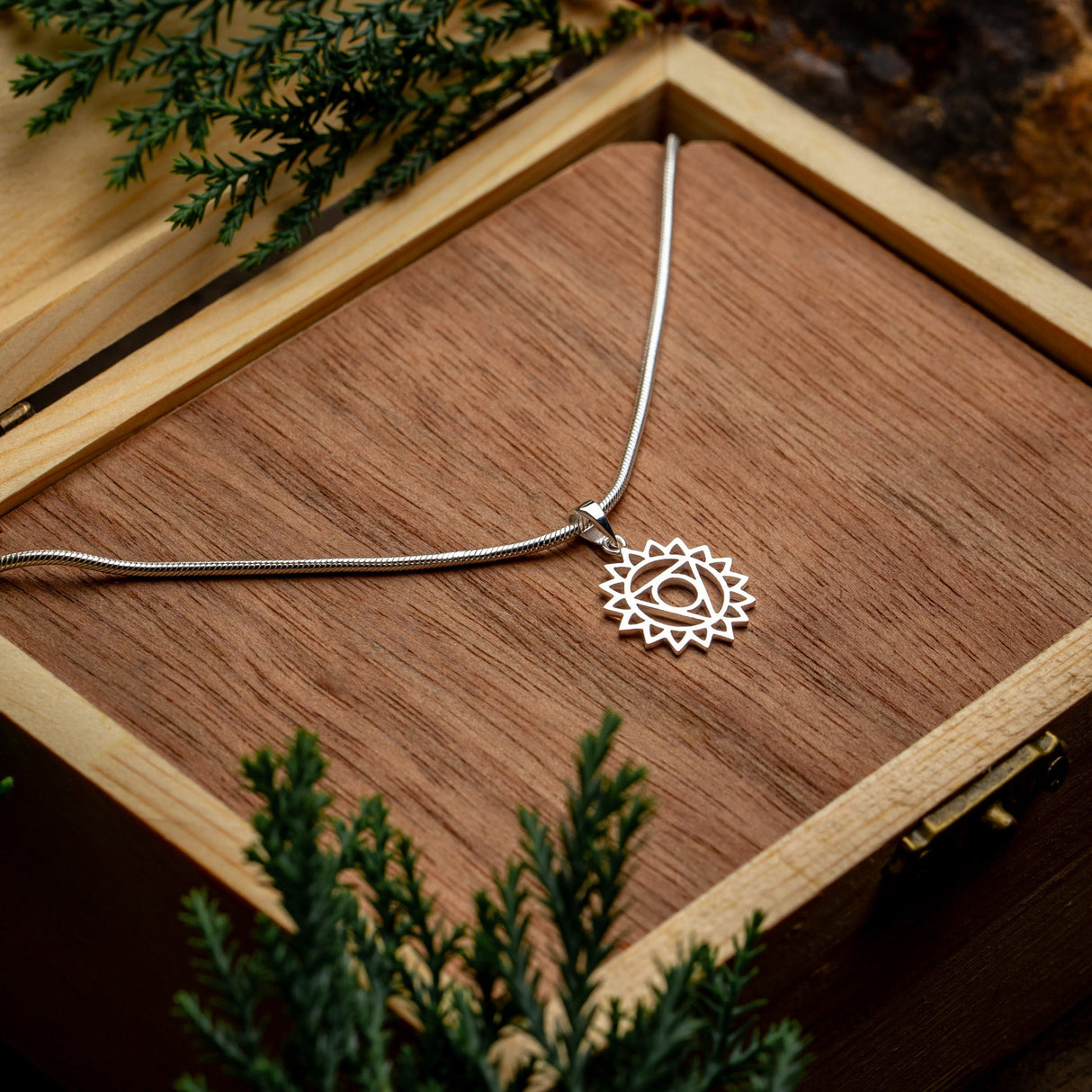 Kehlkopf-Chakra Halskette Vishudda