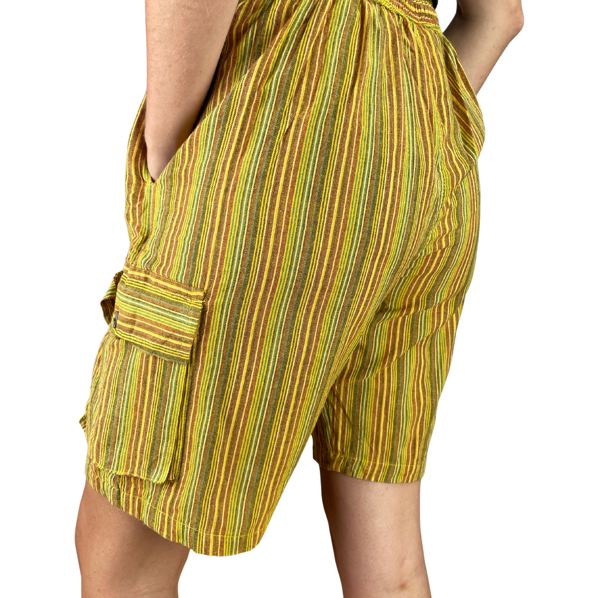 Kurze Hippie Hose Fischerstoff Stil gelb Unisex alternative Mode aus Nepal Hippiestyle fair gehandelt von Karmandala