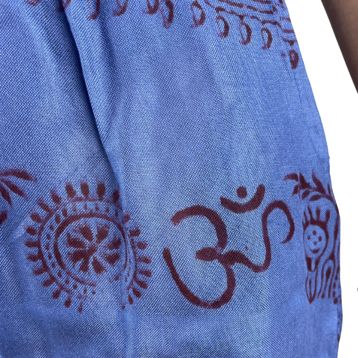 Kurze Sommerhose Ram Nami Blau - leichte Shorts Unisex alternative Hippie Mode für Yoga und Meditation fair gehandelt