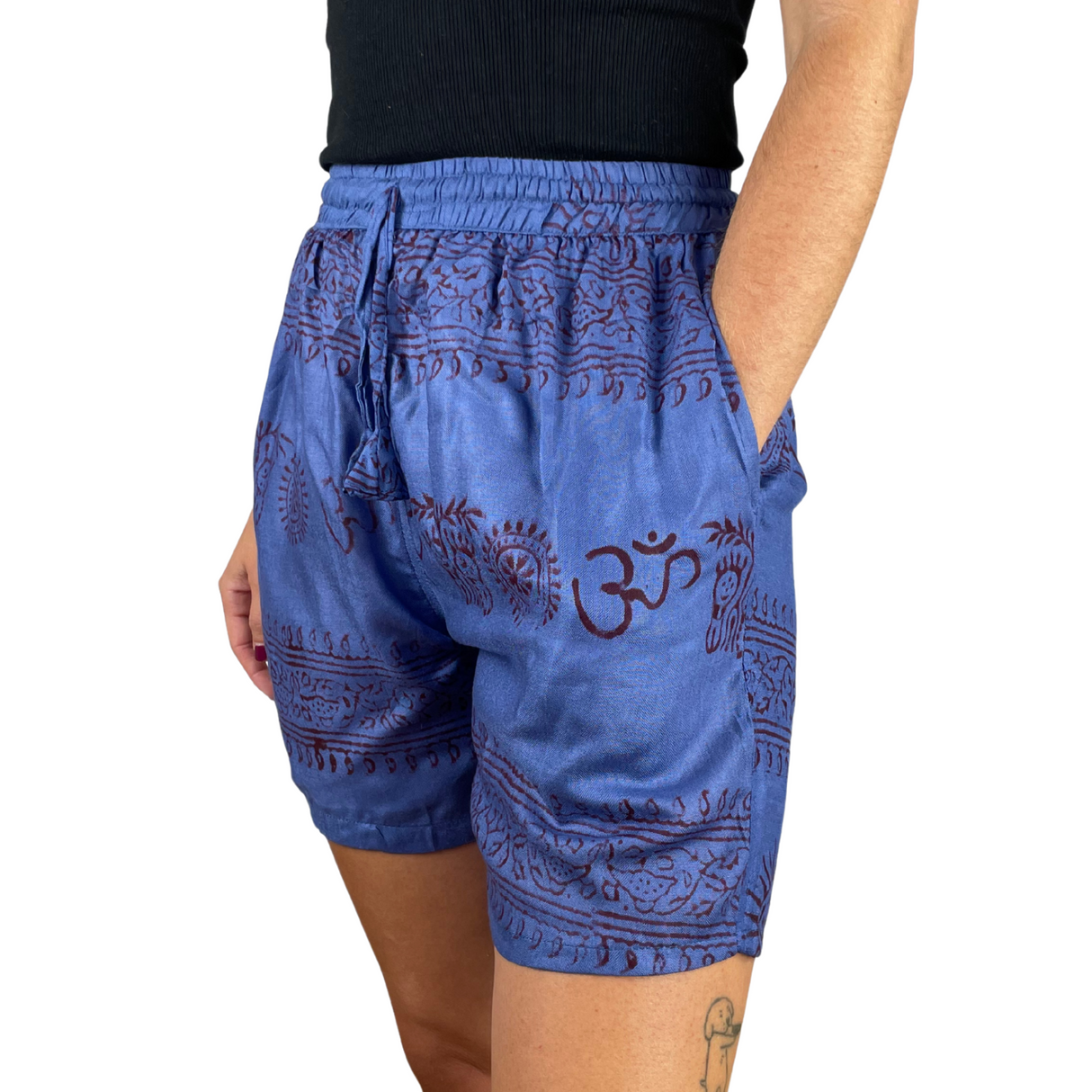 Kurze Sommerhose Ram Nami Blau - leichte Shorts Unisex alternative Hippie Mode für Yoga und Meditation fair gehandelt