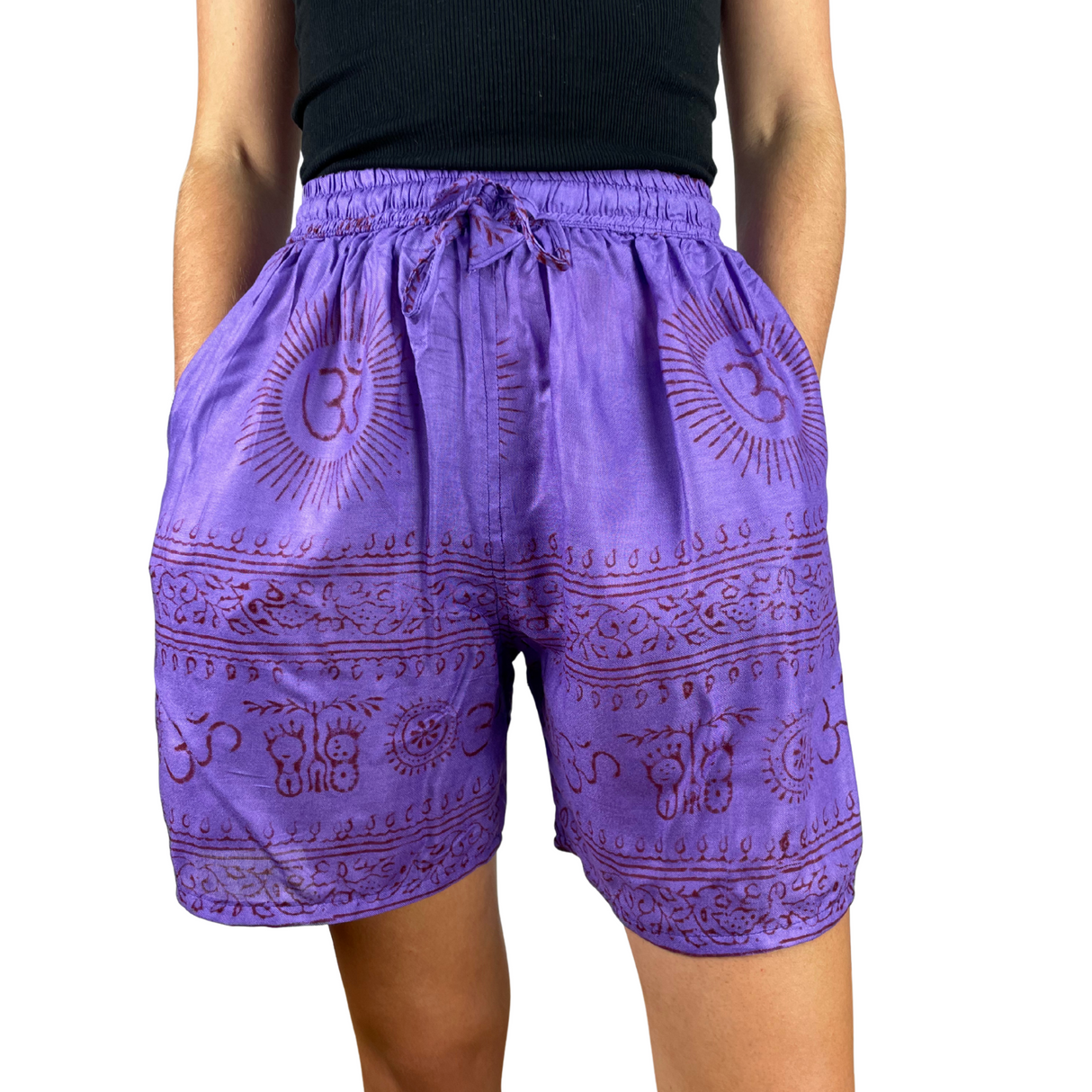 Kurze Sommerhose Ram Nami Lila - leichte Shorts Unisex alternative Hippie Mode für Yoga und Meditation fair gehandelt