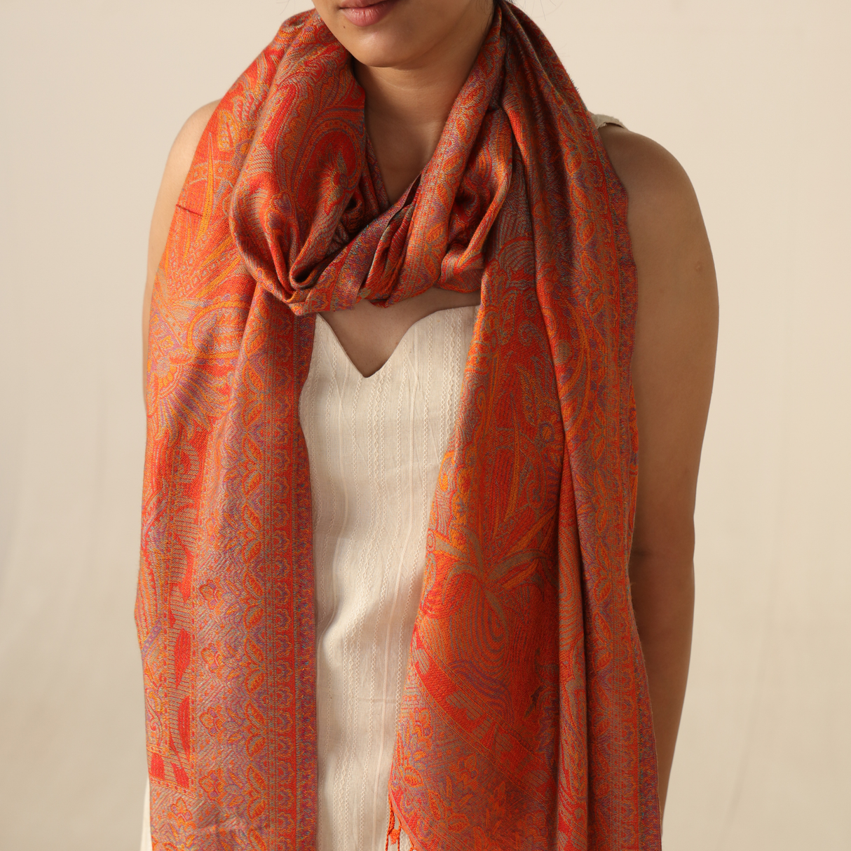 Pashmina Schal in Orange aus weichem Modal - Indischer Schal mit Paisley Muster
