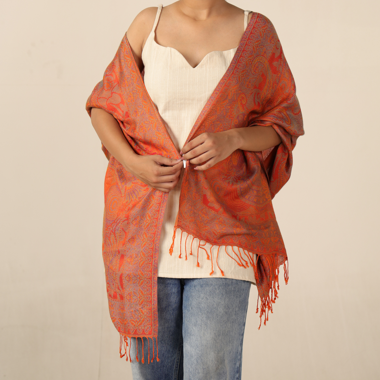 Pashmina Schal in Orange aus weichem Modal - Indischer Schal mit Paisley Muster