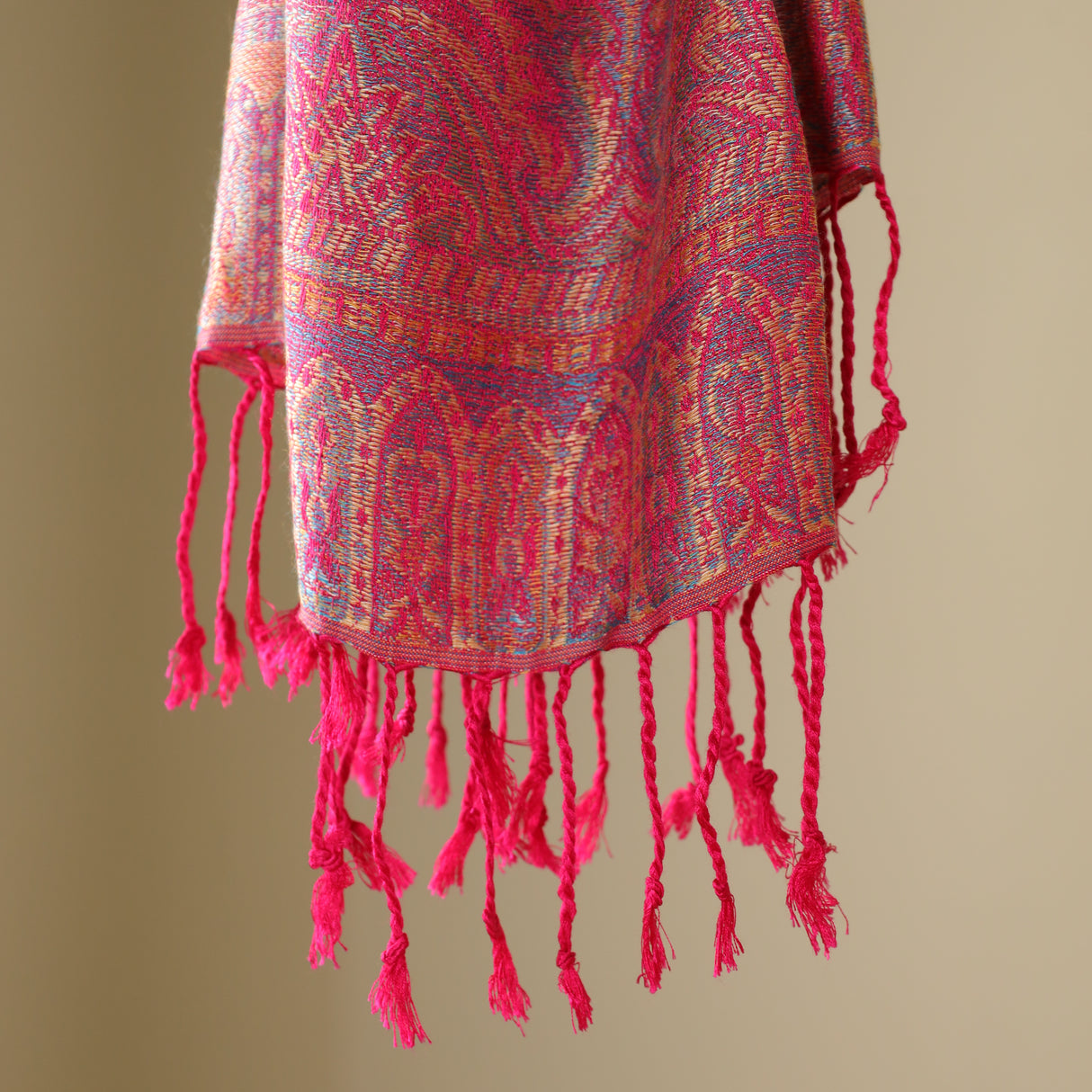 Pashmina-Schal mit feinem Paisley-Muster in Pink – Eleganz und Wärme