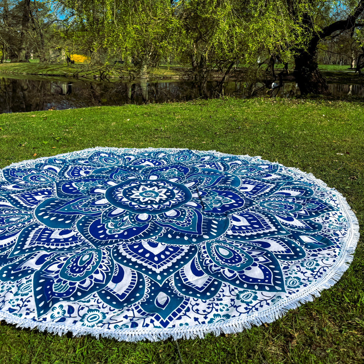 Rundes Mandala Tuch Lotus Blüte blau