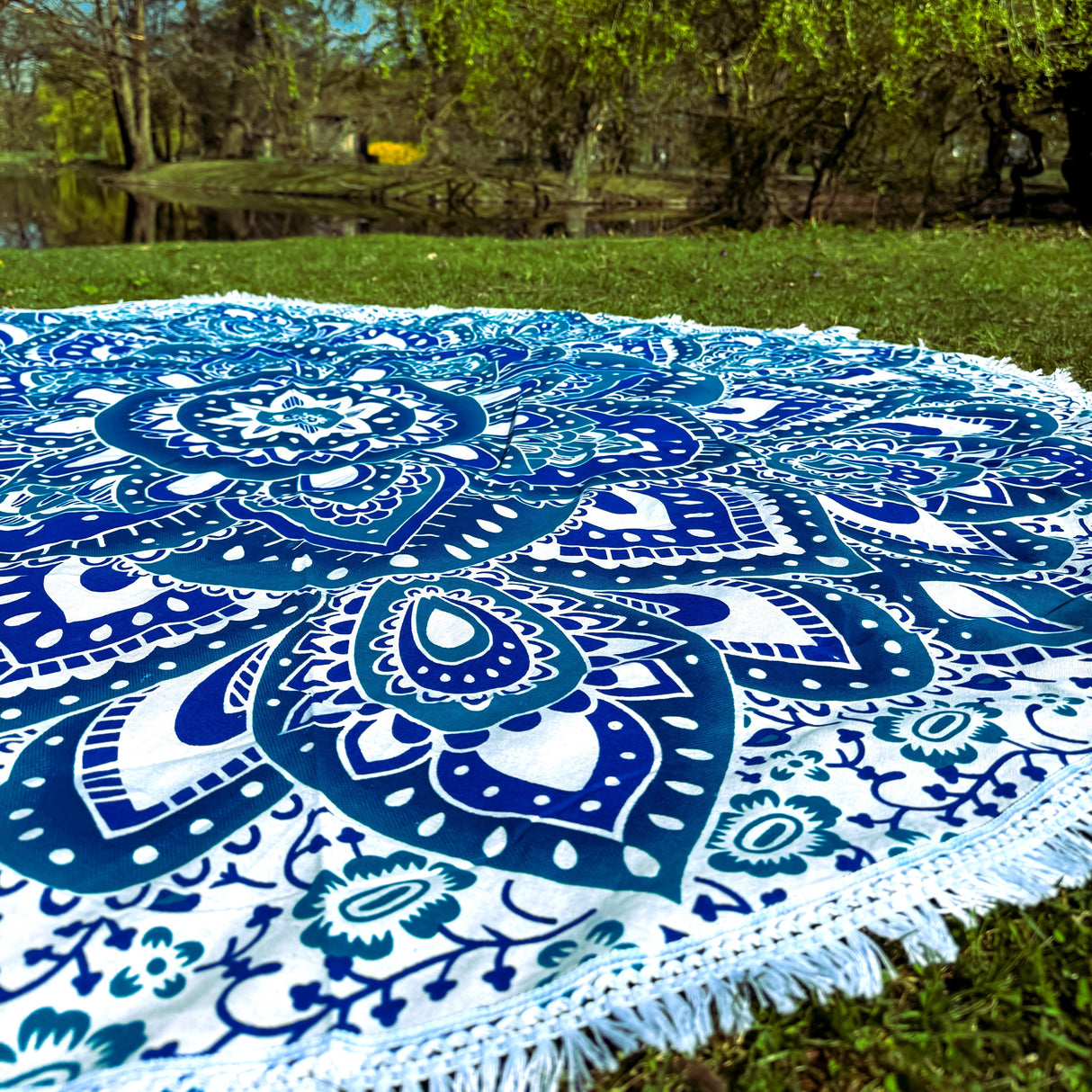 Rundes Mandala Tuch Lotus Blüte blau