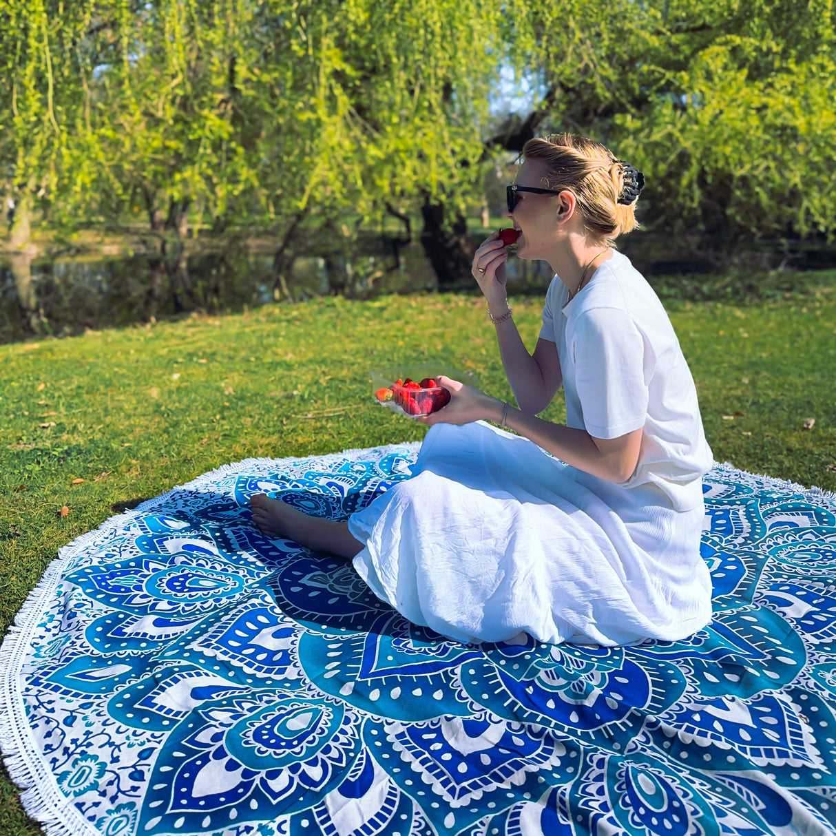 Rundes Mandala Tuch Lotus Blüte blau