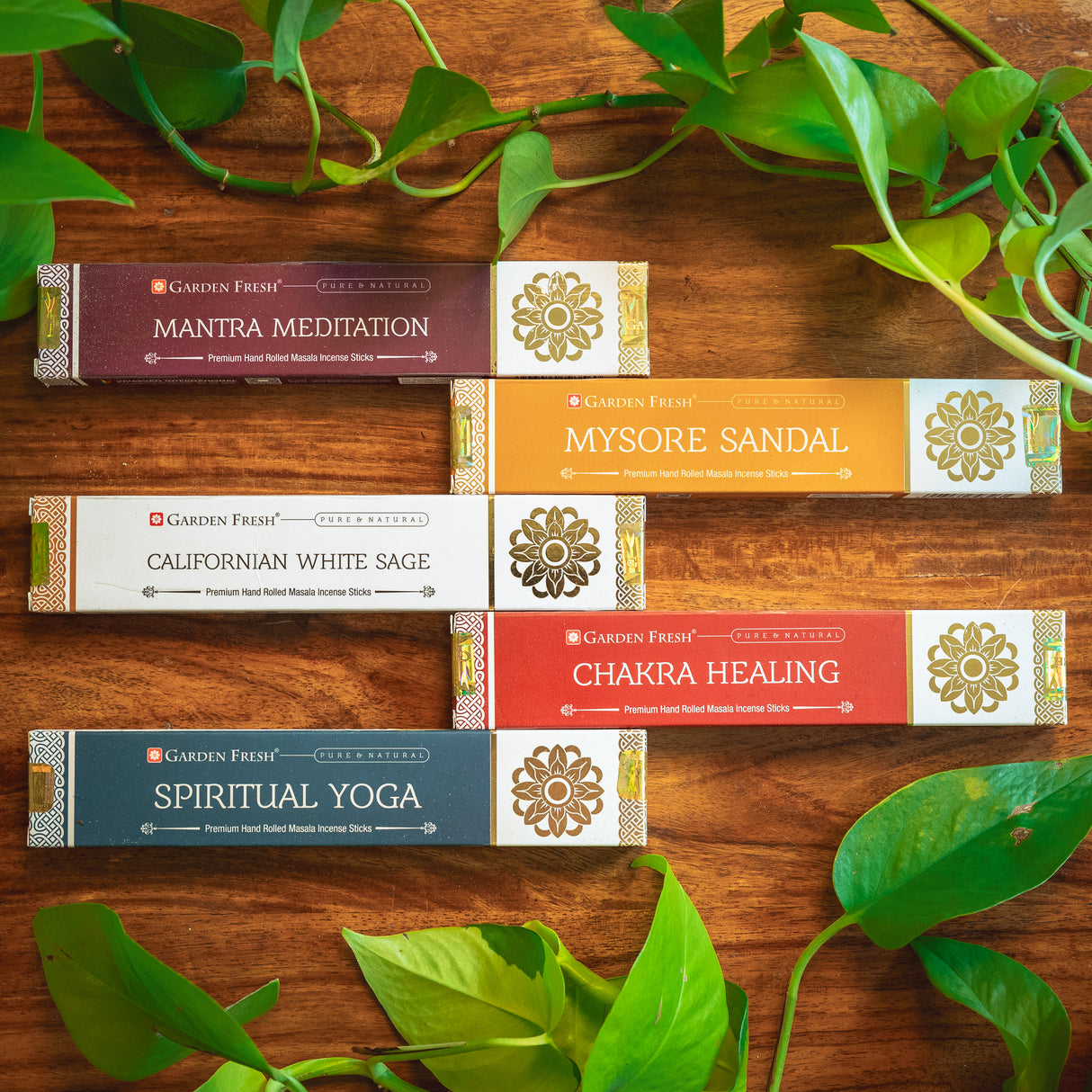 Räucherstäbchen Geschenk Set - 5 Aromen natürliches Räucherwerk indische Nag Champa Stäbchen zum verschenken