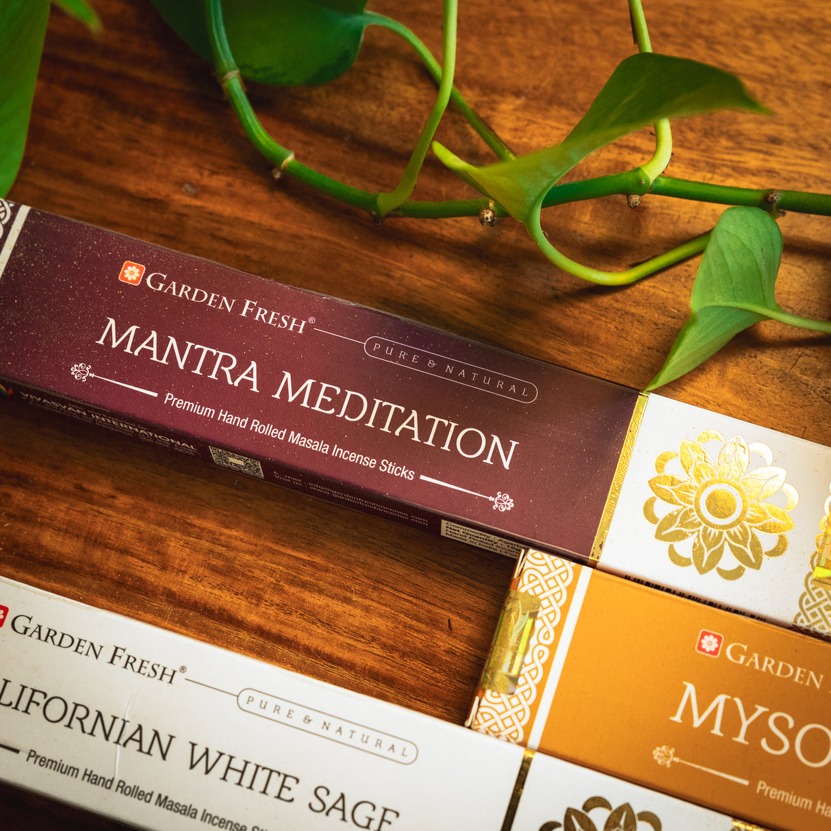 Räucherstäbchen Geschenk Set - 5 Aromen natürliches Räucherwerk indische Nag Champa Stäbchen zum verschenken