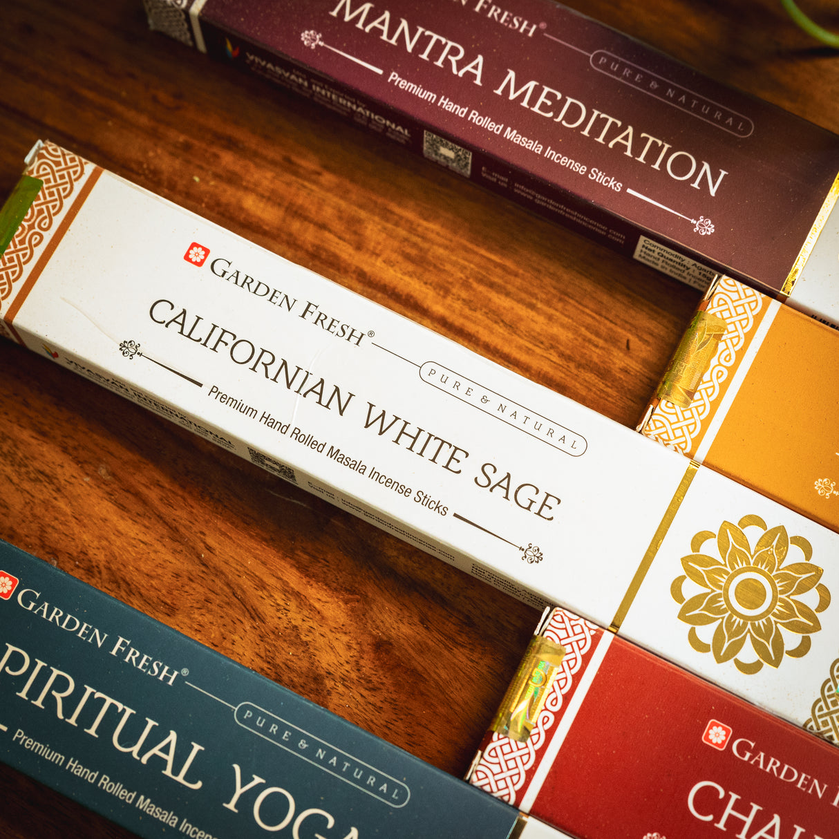 Räucherstäbchen Geschenk Set - 5 Aromen natürliches Räucherwerk indische Nag Champa Stäbchen zum verschenken