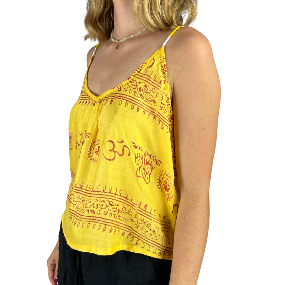 Leichtes Sommertop in Gelb mit spirituellem Muster