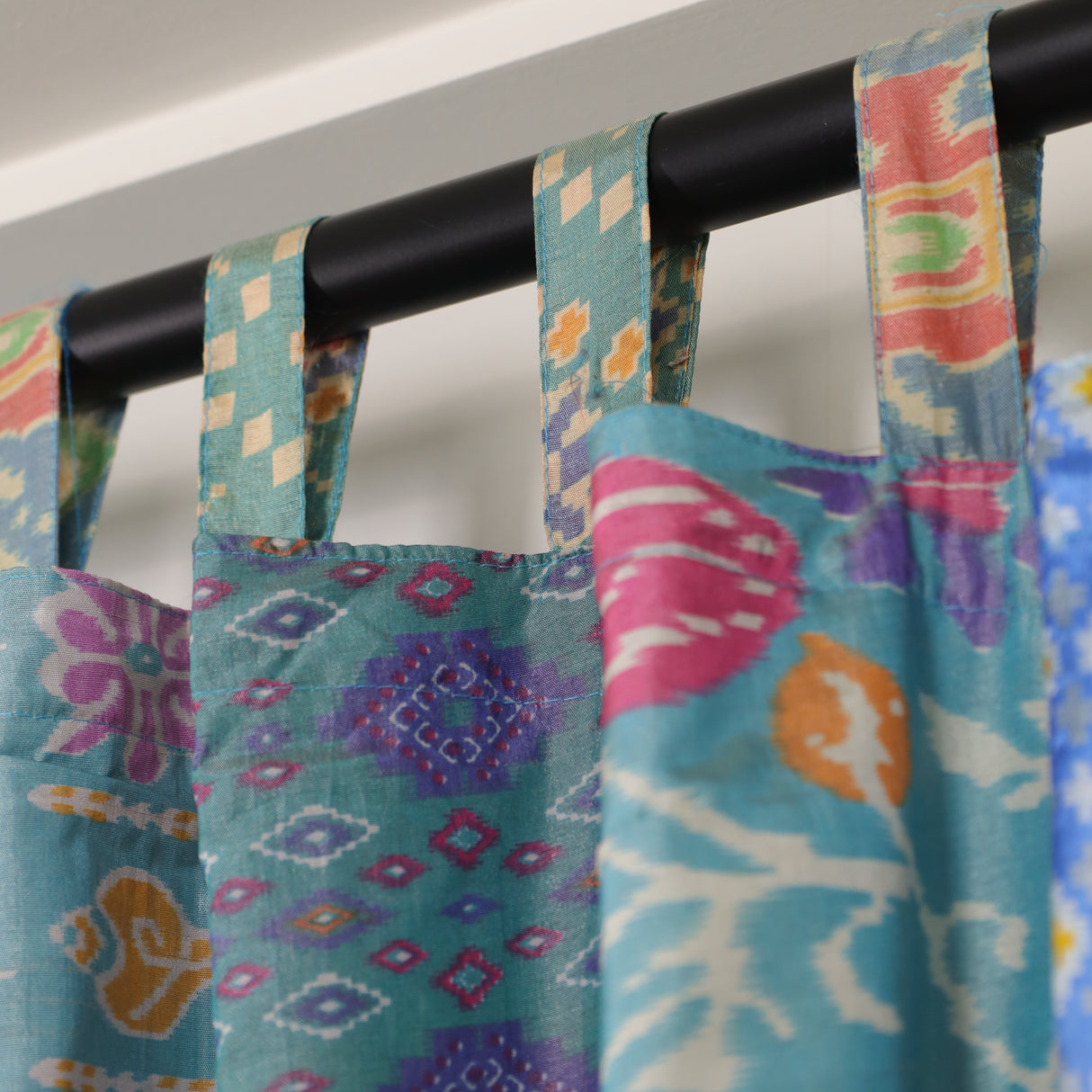 Sari Vorhang türkis indische Patchwork Vorhänge aus recycelten Sarees