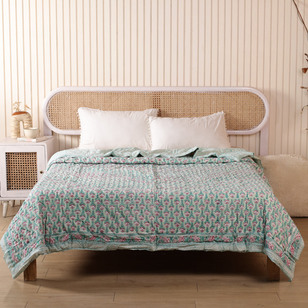 Steppdecke Blockdruck Blumen Türkis Rosa 270 x 240 cm