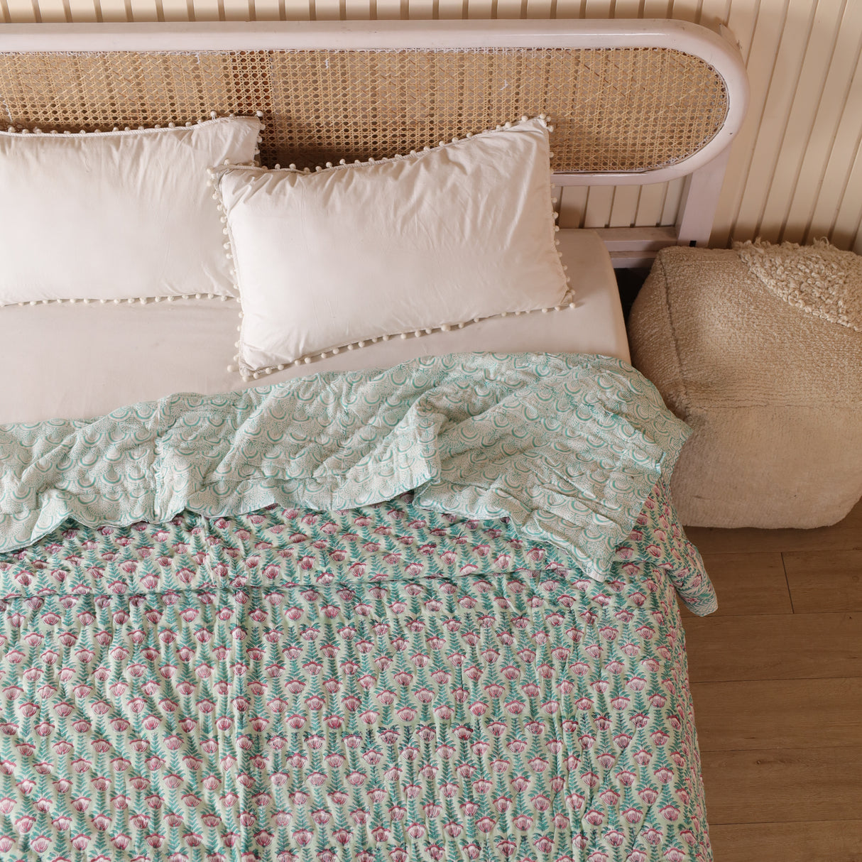 Steppdecke Blockdruck Blumen Türkis Rosa 270 x 240 cm