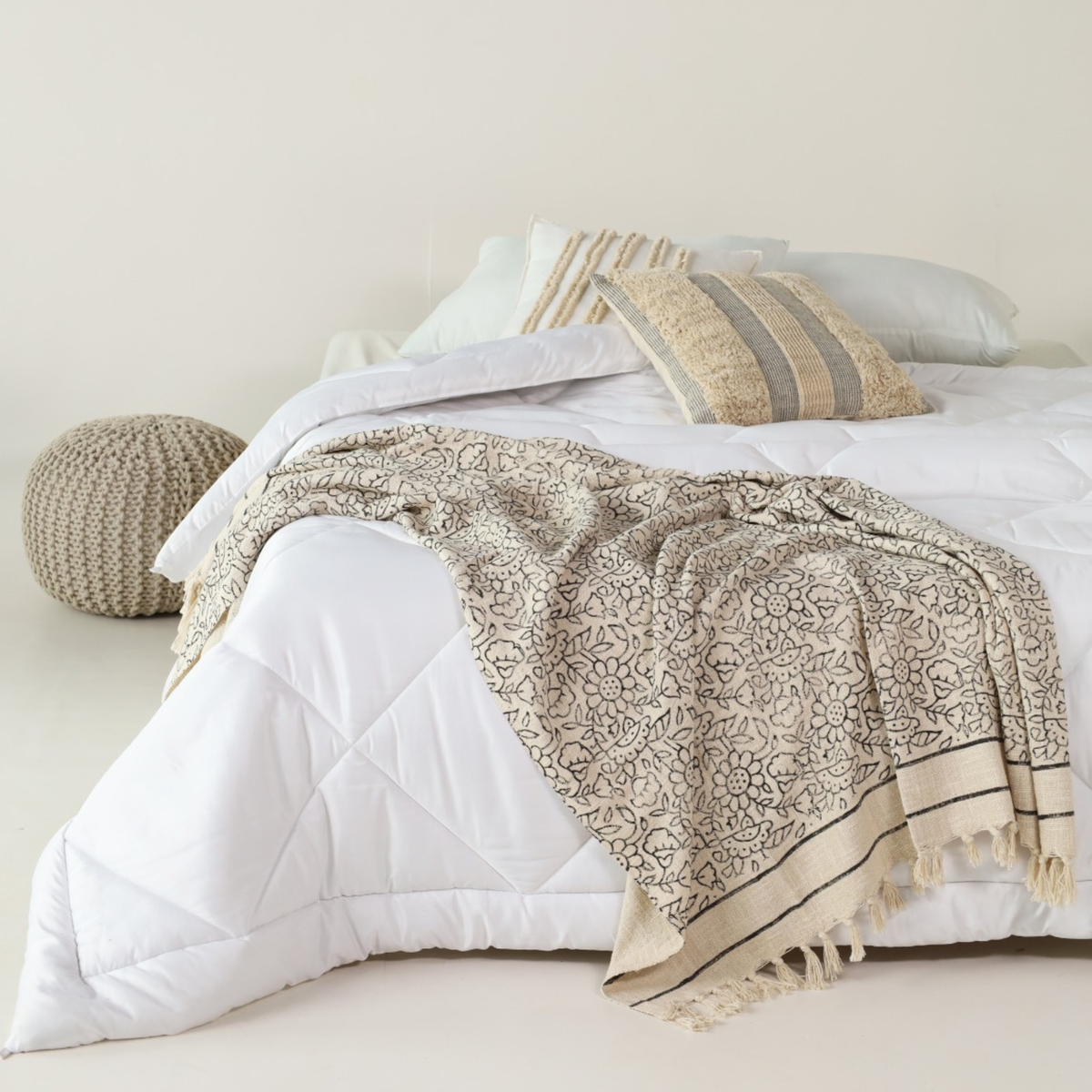 Indische Tagesdecke mit floralem Design - 100% weiche Baumwolle