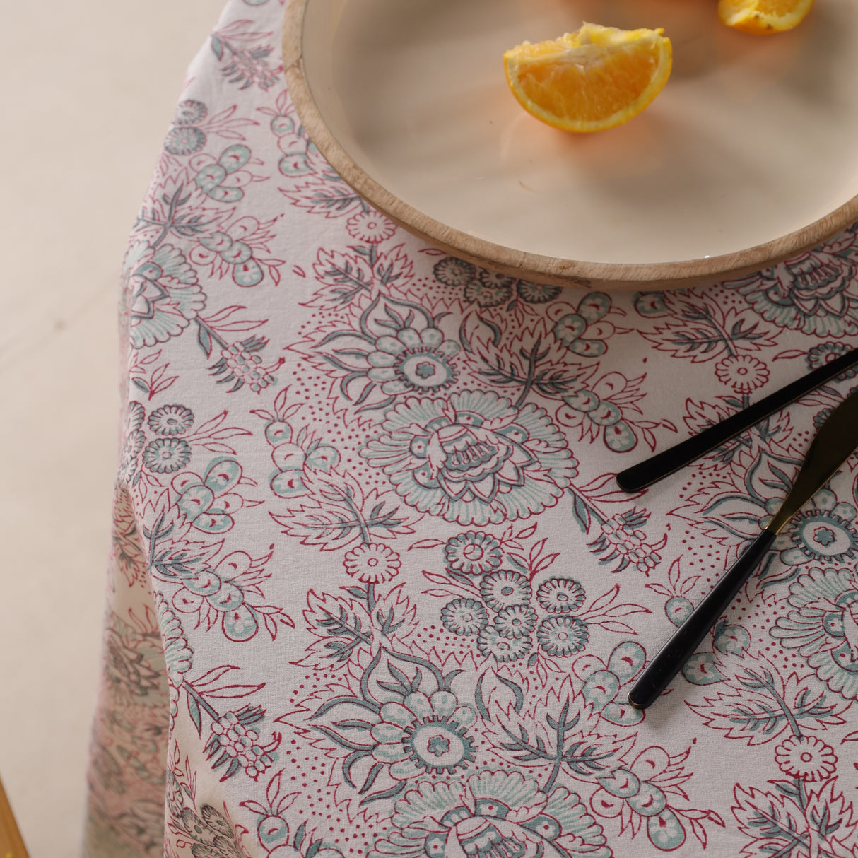 Runde Tischdecke Blockdruck Blume Weiß Rot Türkis