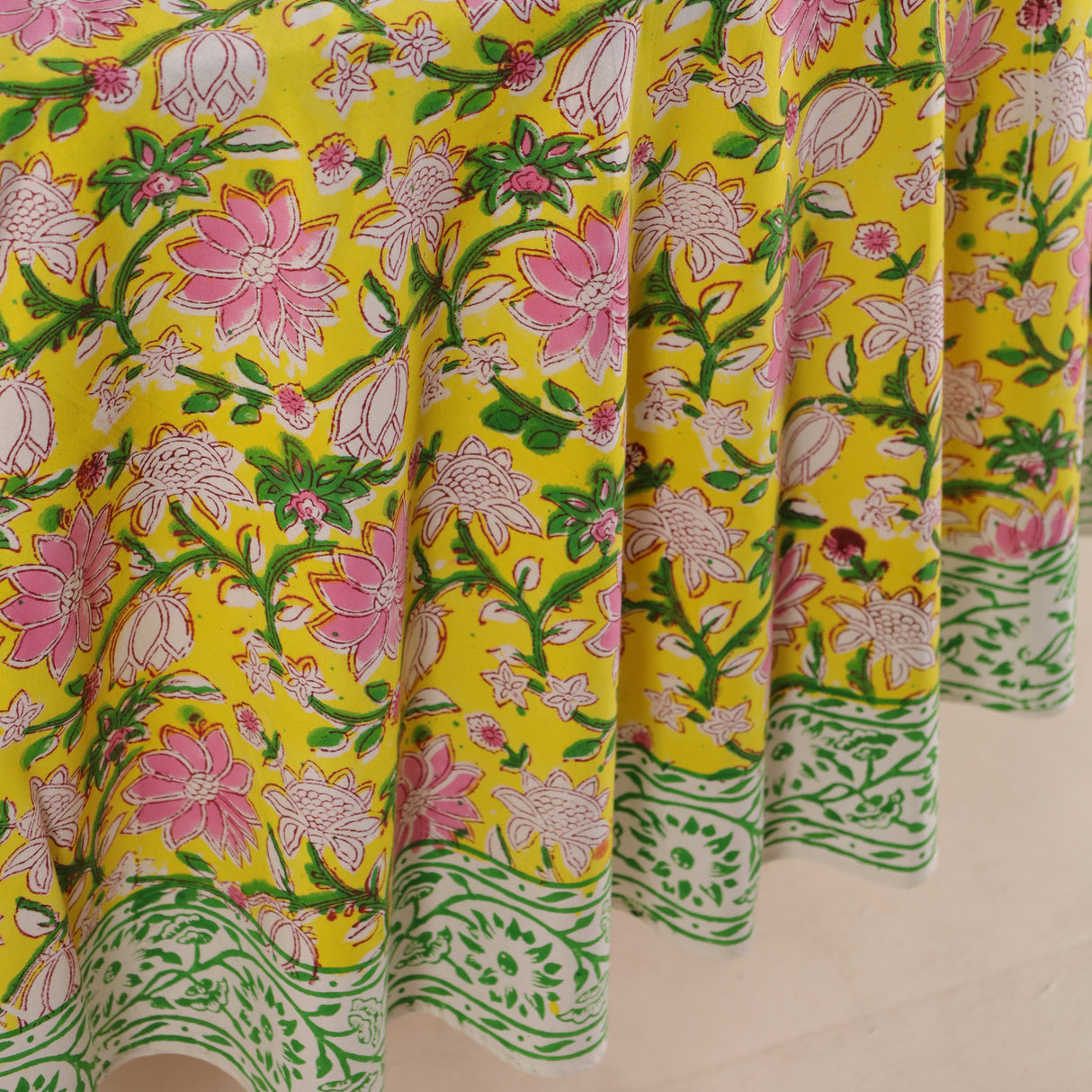 Runde Tischdecke Blockdruck Ranke Gelb