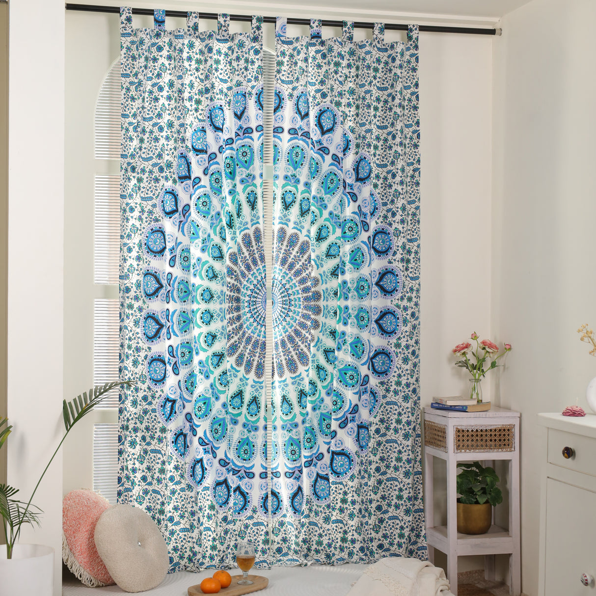 Vorhang Pfauenfeder Mandala weiss blau türkis - Schlaufenvorhang mit Blumen Muster
