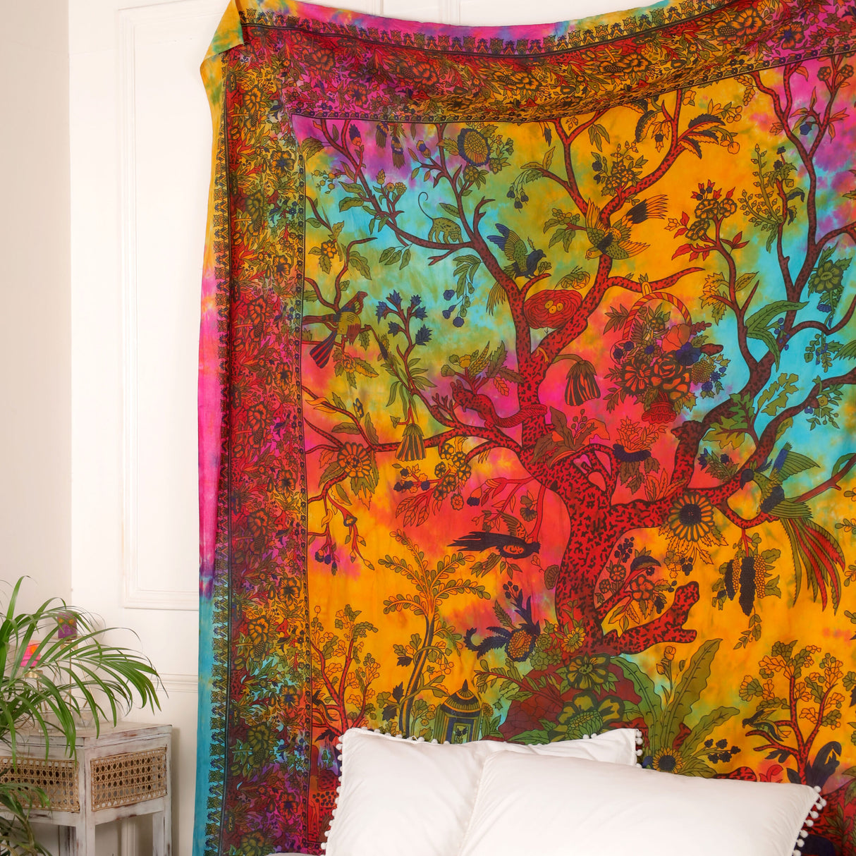 Wandtuch Lebensbaum bunt batik, indischer Wandteppich aus fairem Handel mit Baum des Lebens Motiv 2x2 m XXL Tuch für die Wand