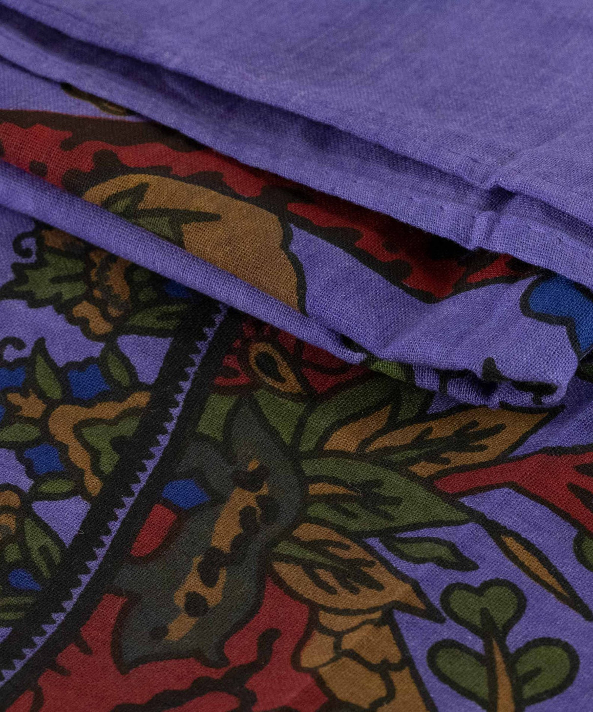 Wandtuch in groß, mit Lebensbaum in lila, ca. 240x220 cm