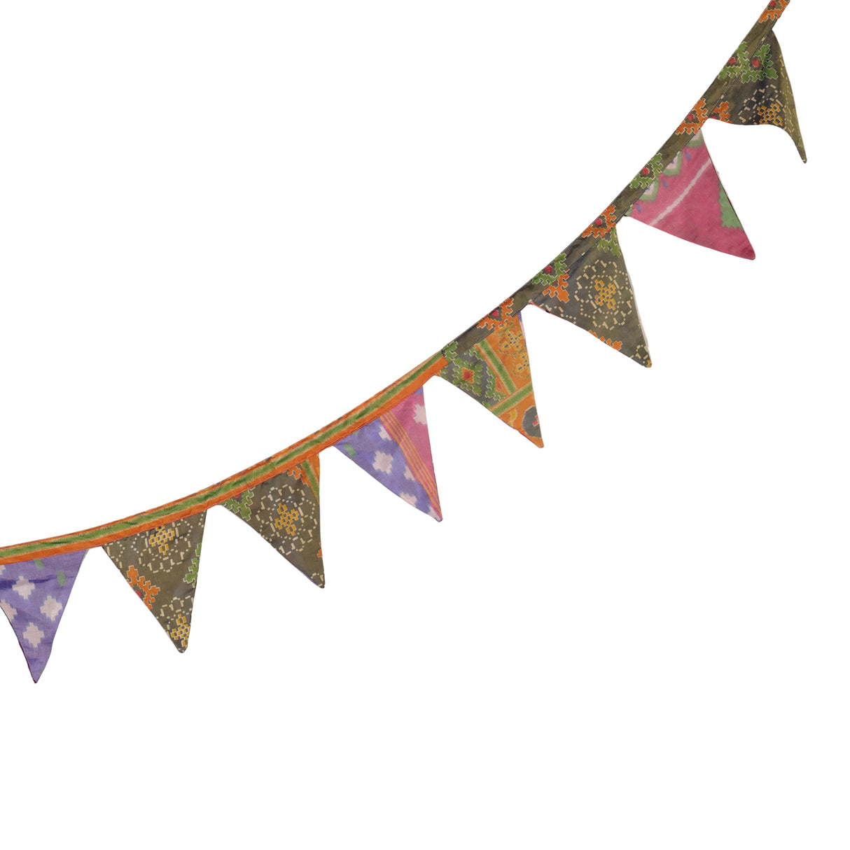 Bunte Boho Girlande mit Fähnchen für ein Zuhause mit Seele