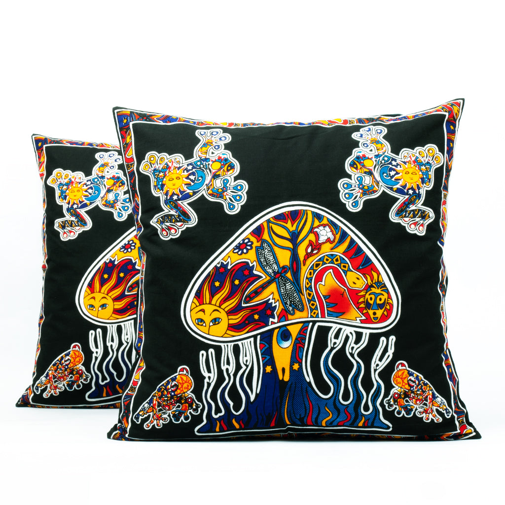 Kissen mit Pilz Motiv in bunt auf schwarz. 2 Stück